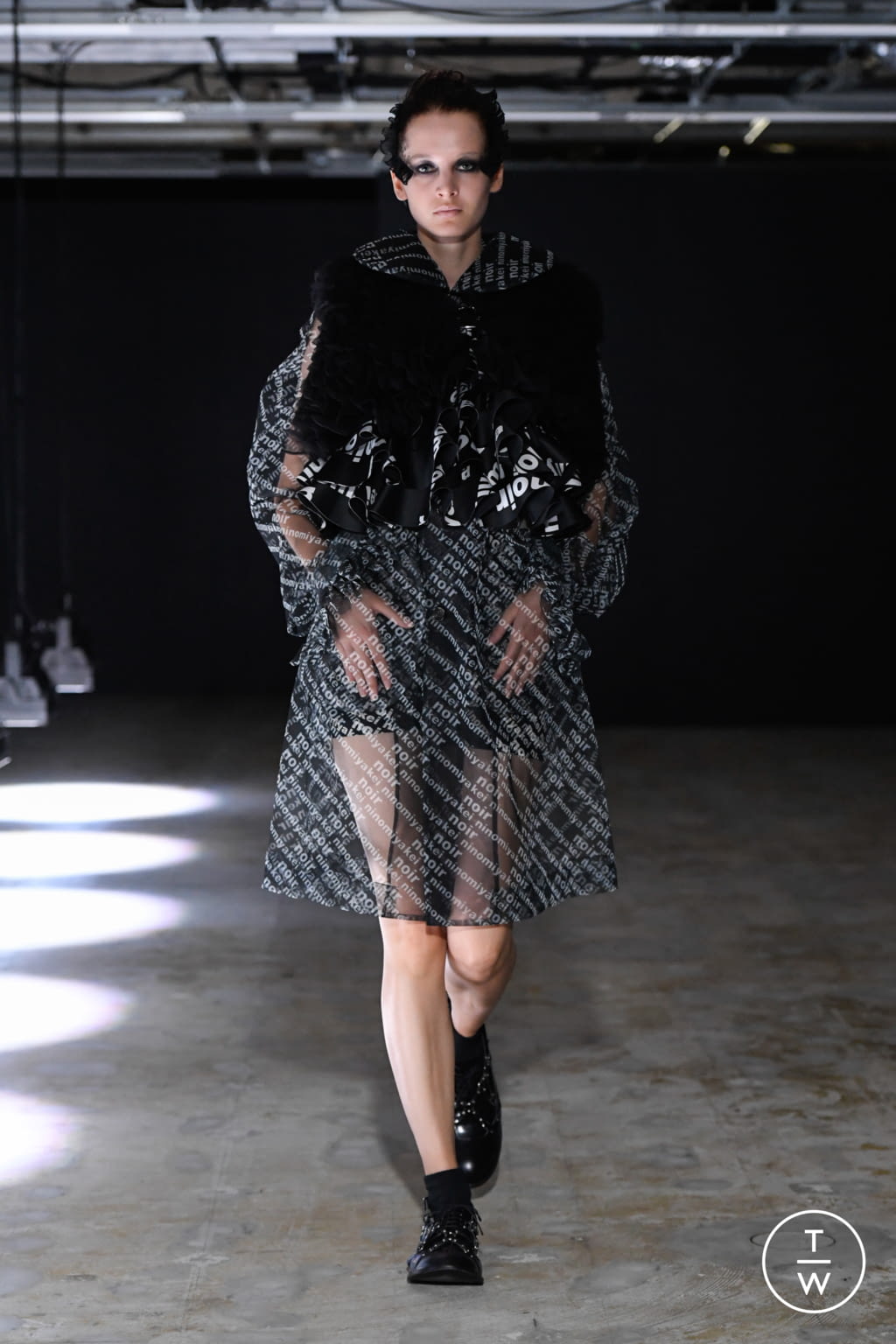 Fashion Week Paris Spring/Summer 2022 look 9 from the Noir Kei Ninomiya collection 女装