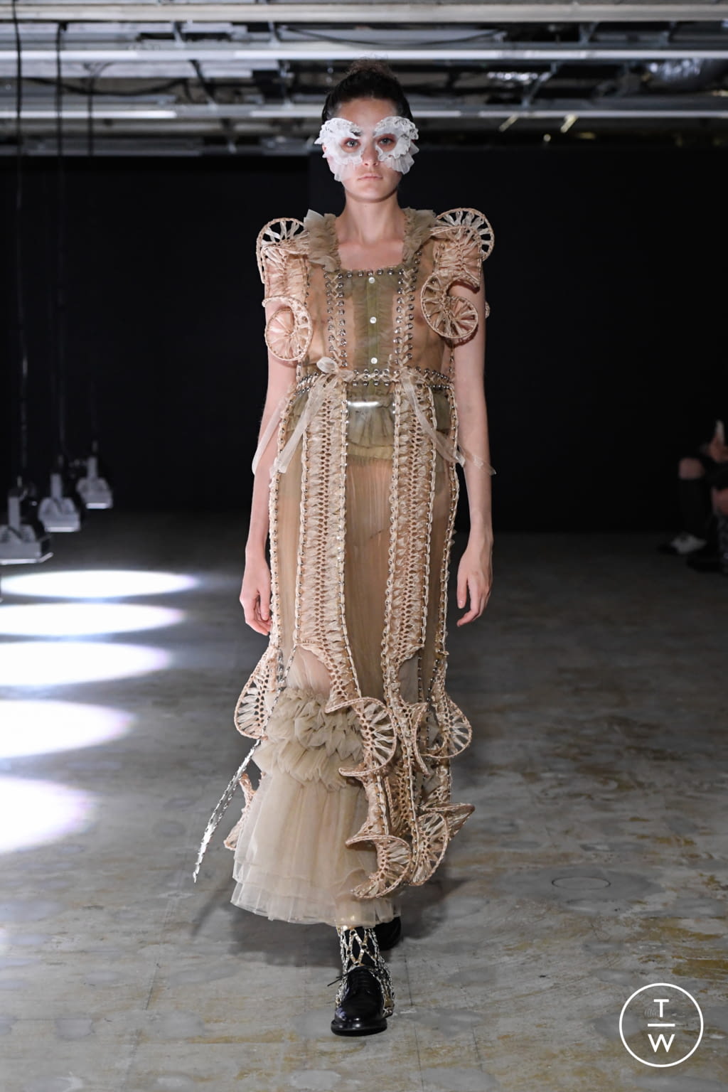 Fashion Week Paris Spring/Summer 2022 look 14 from the Noir Kei Ninomiya collection womenswear