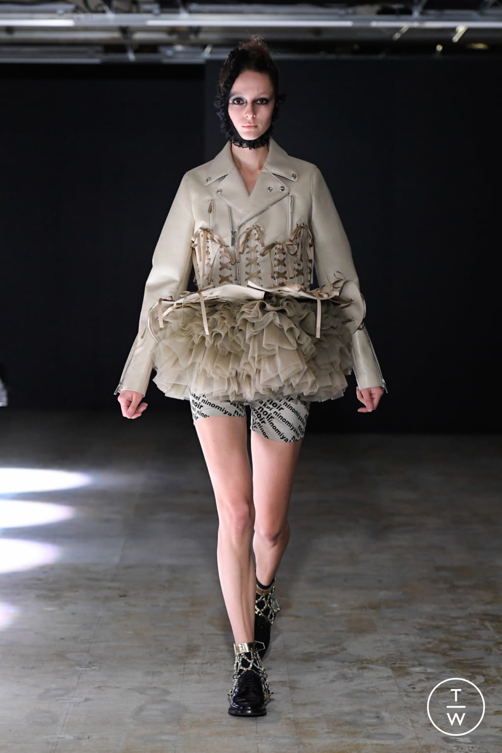 Fashion Week Paris Spring/Summer 2022 look 19 de la collection Noir Kei Ninomiya womenswear