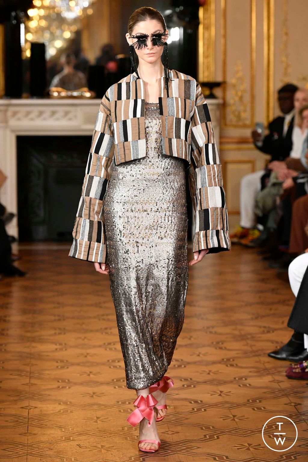 Fashion Week Paris Spring/Summer 2023 look 2 de la collection Imane Ayissi couture