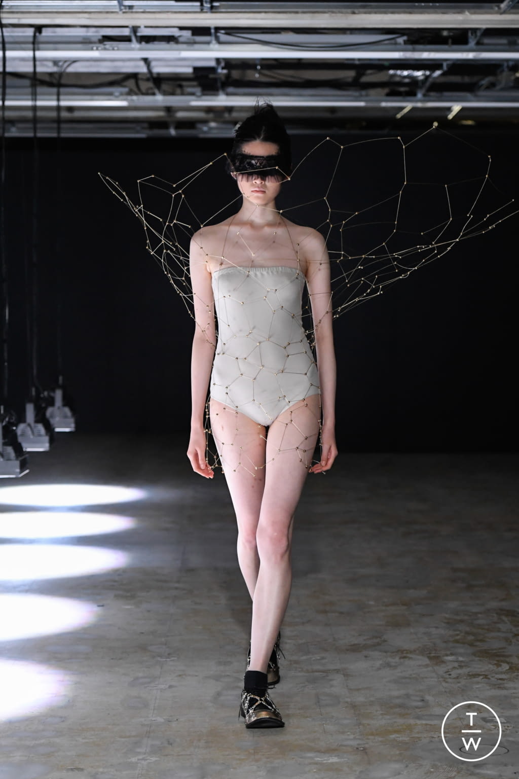 Fashion Week Paris Spring/Summer 2022 look 32 de la collection Noir Kei Ninomiya womenswear