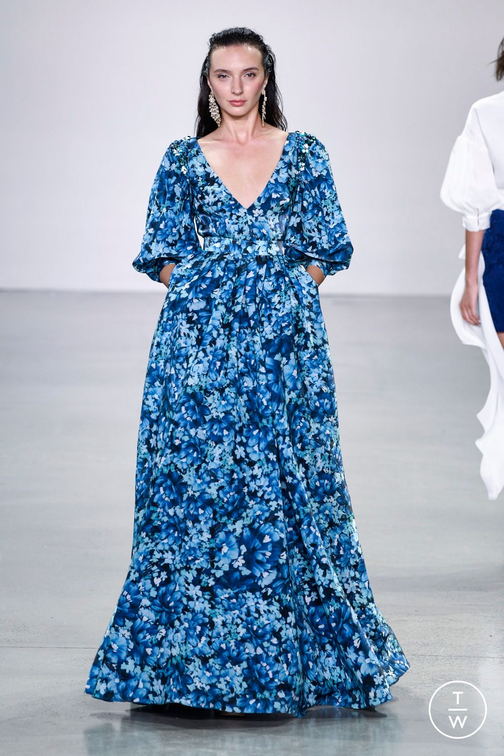 Fashion Week New York Spring/Summer 2023 look 30 from the Badgley Mischka collection womenswear