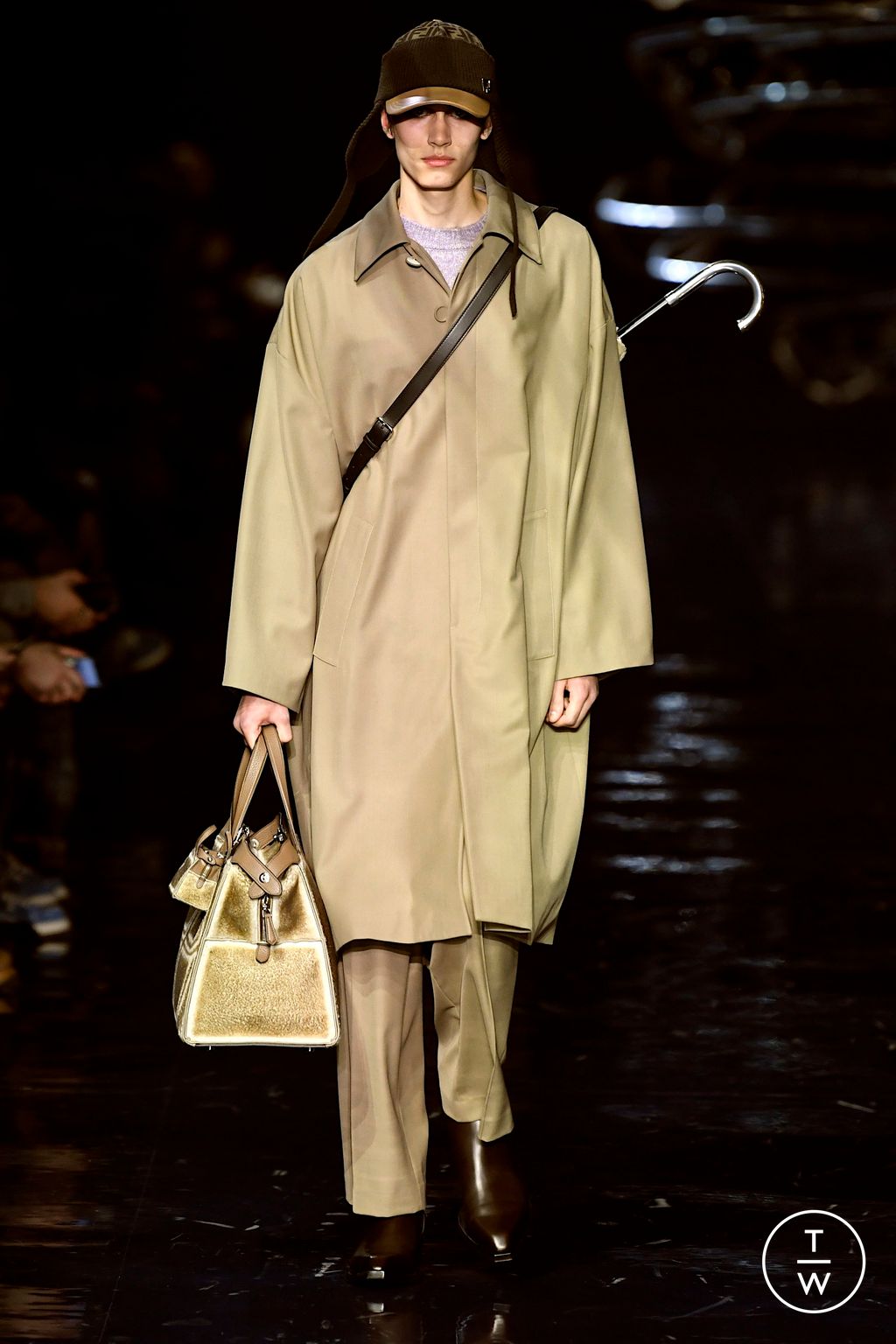 Fashion Week Milan Fall/Winter 2023 look 32 from the Fendi collection 男装