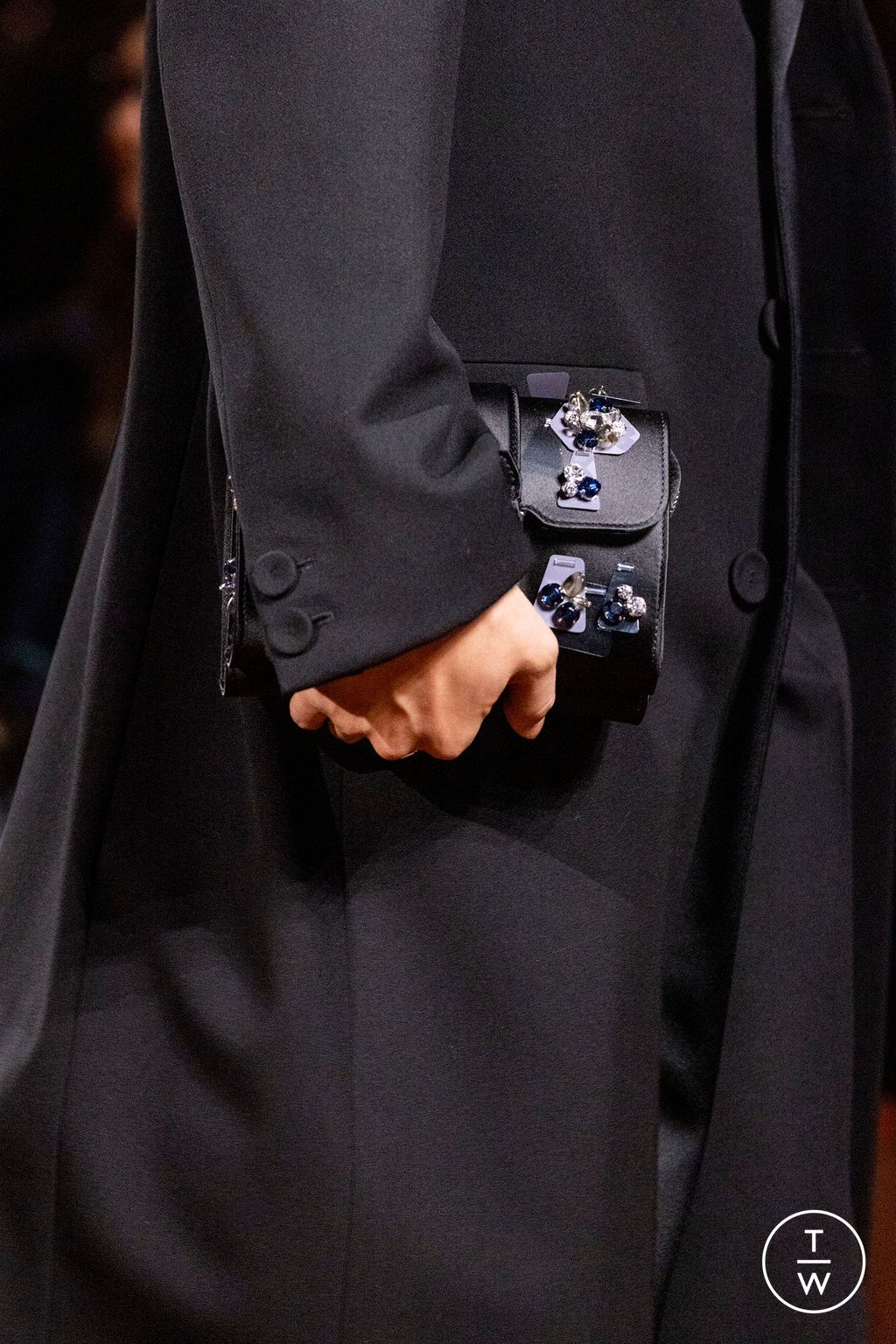 Fashion Week Milan Fall/Winter 2025 look 229 from the Fendi collection 女装配饰