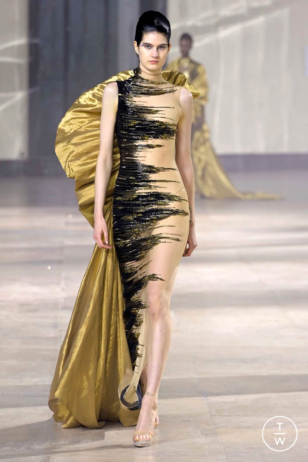 Fashion Week Paris Spring/Summer 2023 look 29 de la collection Gaurav Gupta couture