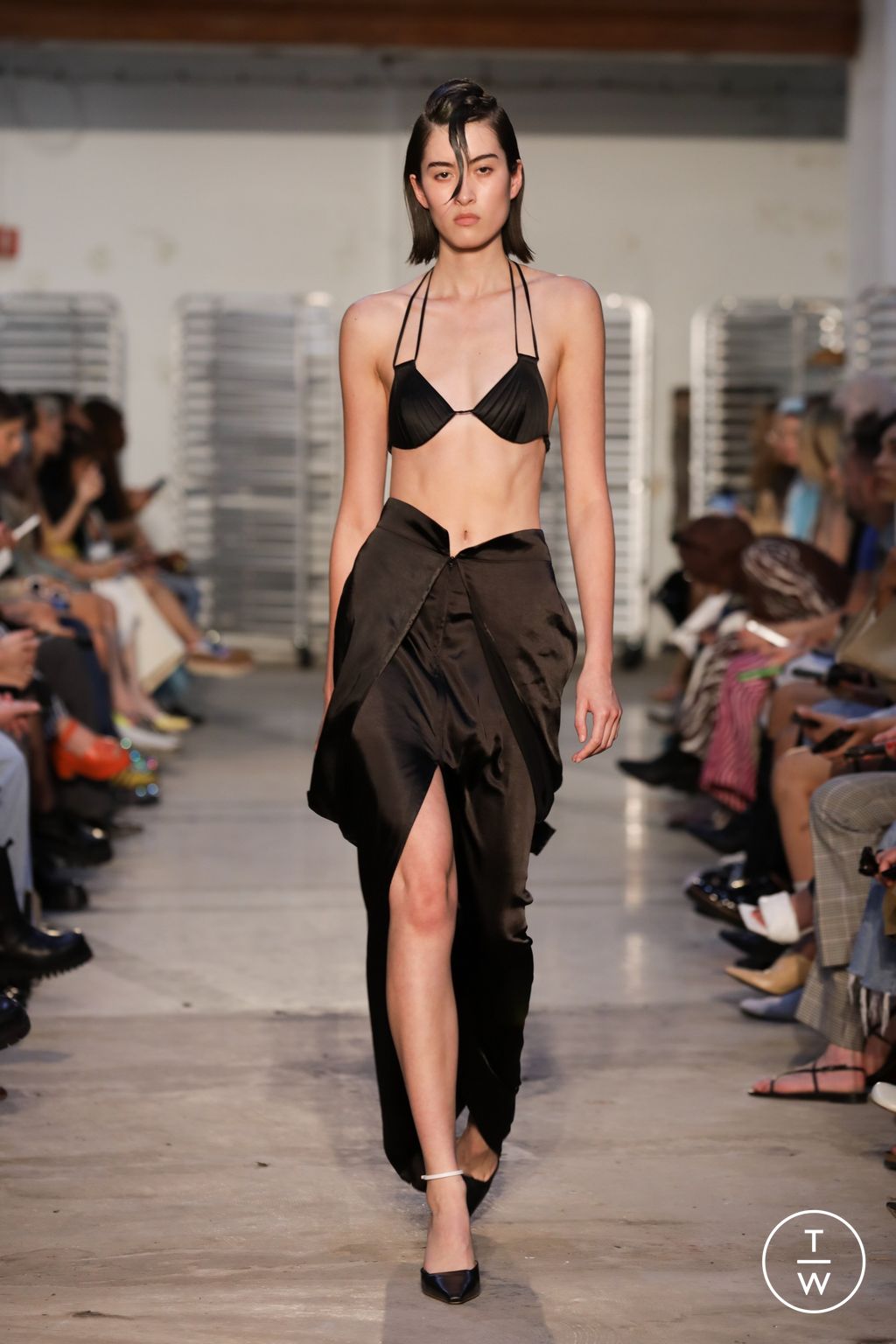 Fashion Week New York Spring/Summer 2023 look 28 from the Bevza collection 女装