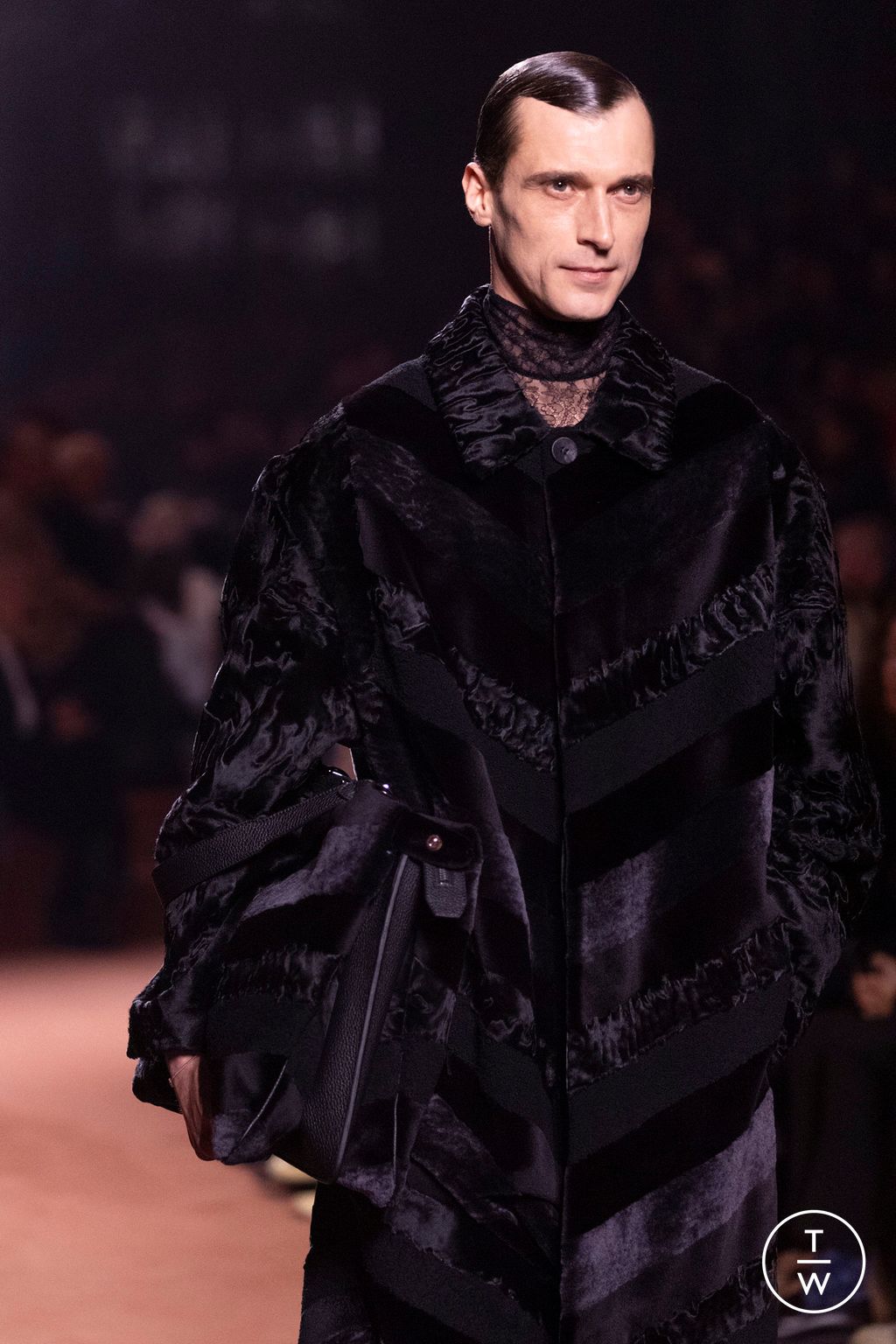 Fashion Week Milan Fall/Winter 2025 look 234 from the Fendi collection 女装配饰