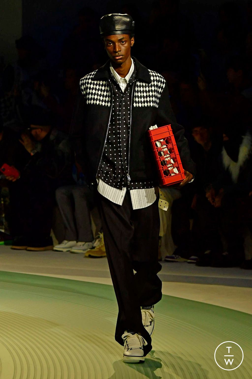 Fashion Week Paris Fall/Winter 2023 look 1 from the Amiri collection menswear