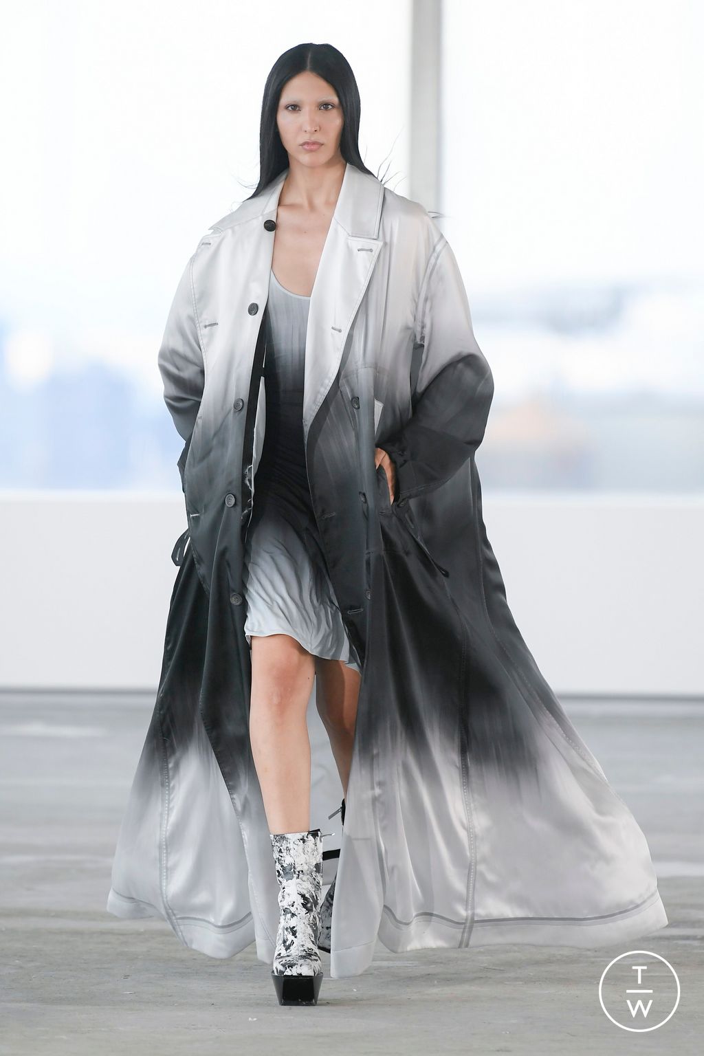 Fashion Week New York Spring/Summer 2023 look 39 from the Peter Do collection womenswear