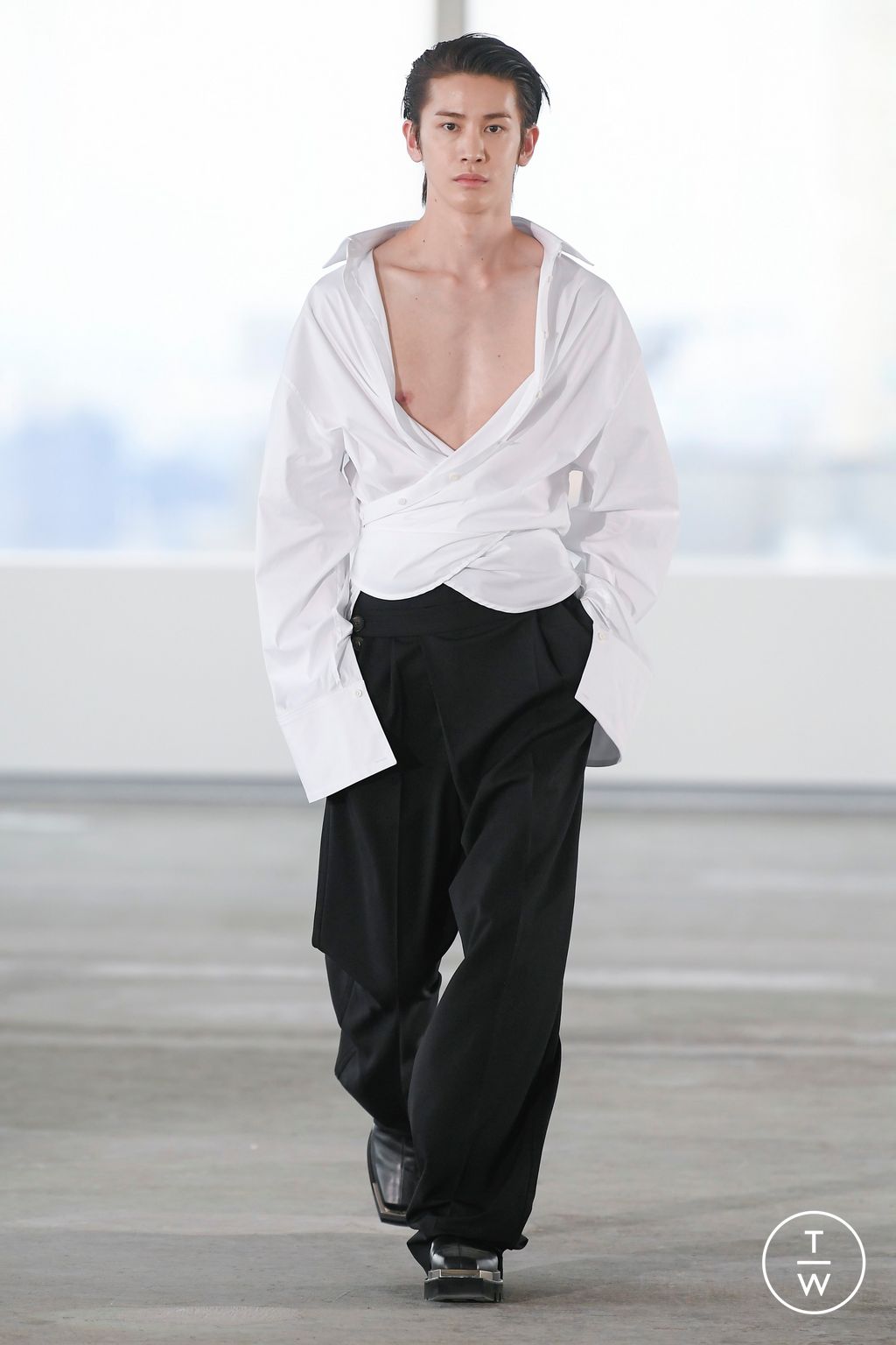 Fashion Week New York Spring/Summer 2023 look 7 de la collection Peter Do womenswear