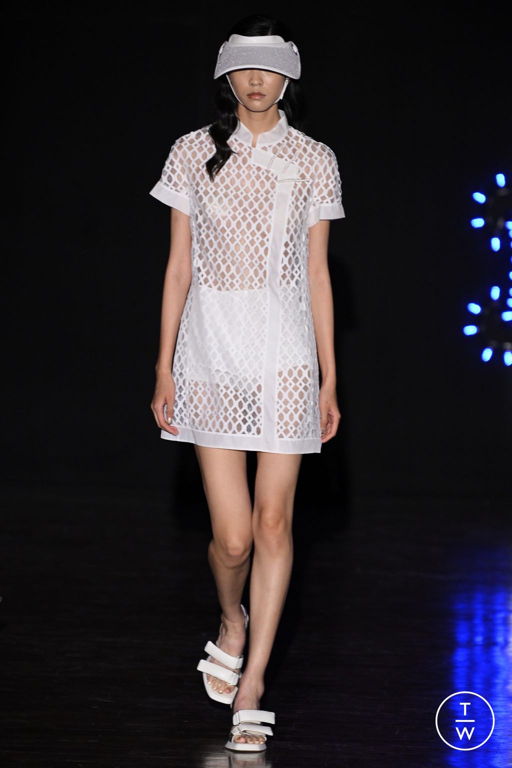 Fashion Week Milan Spring/Summer 2023 look 1 de la collection Hui womenswear