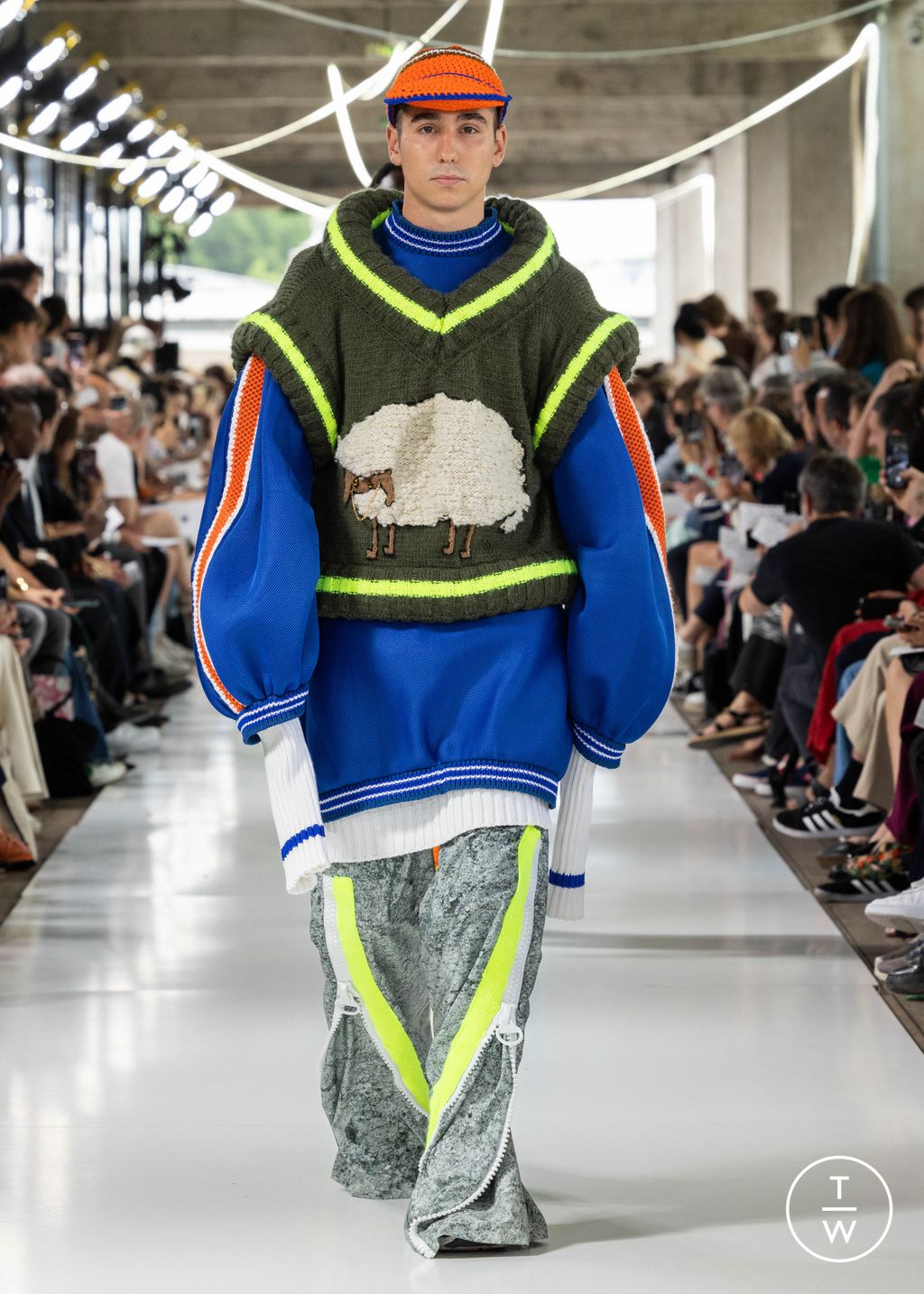 Fashion Week Paris Spring/Summer 2024 look 79 from the IFM PARIS collection 男装