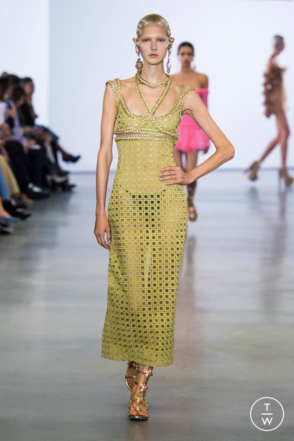 Fashion Week Paris Spring/Summer 2023 look 7 de la collection Giambattista Valli womenswear