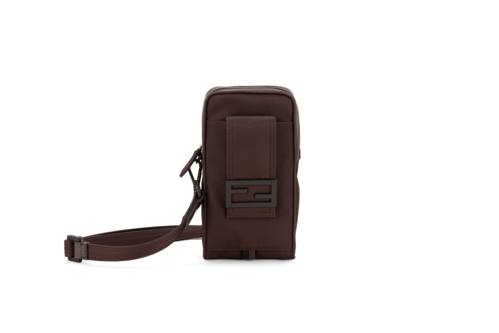 Fashion Week Milan Resort 2022 look 38 from the Fendi collection 男装配饰