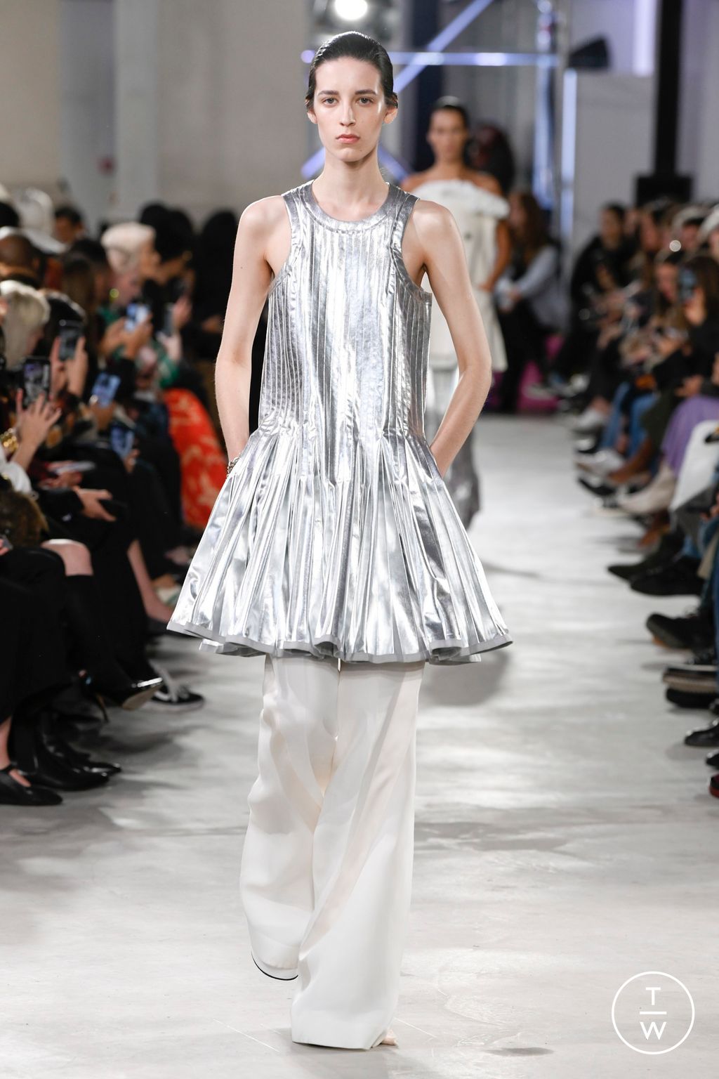 Fashion Week Paris Spring/Summer 2023 look 39 from the Sacai collection 女装