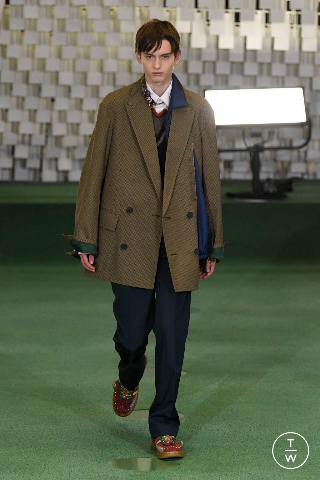 Fashion Week Paris Fall/Winter 2023 look 29 from the Kolor collection menswear