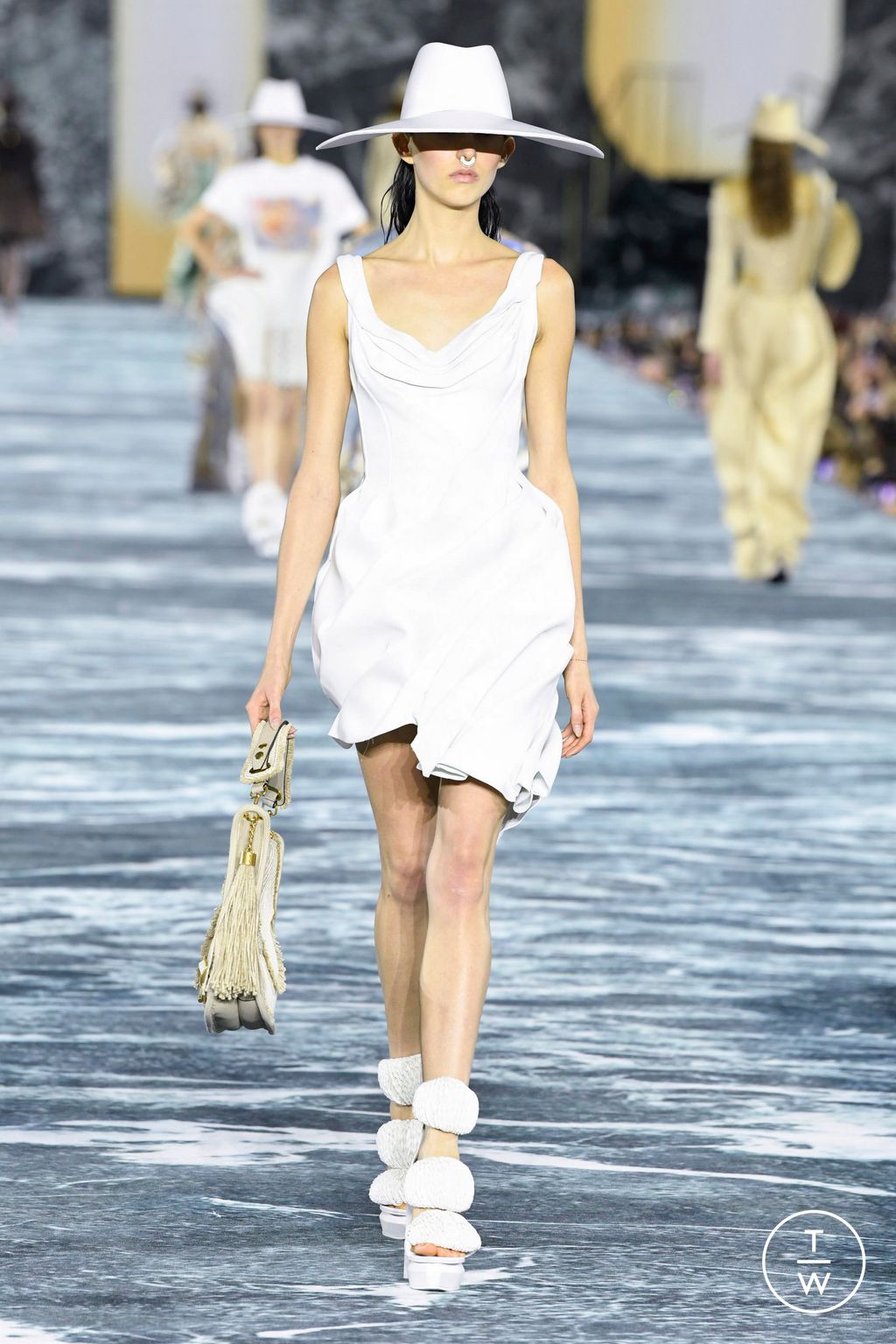 Fashion Week Paris Spring/Summer 2023 look 11 de la collection Balmain womenswear