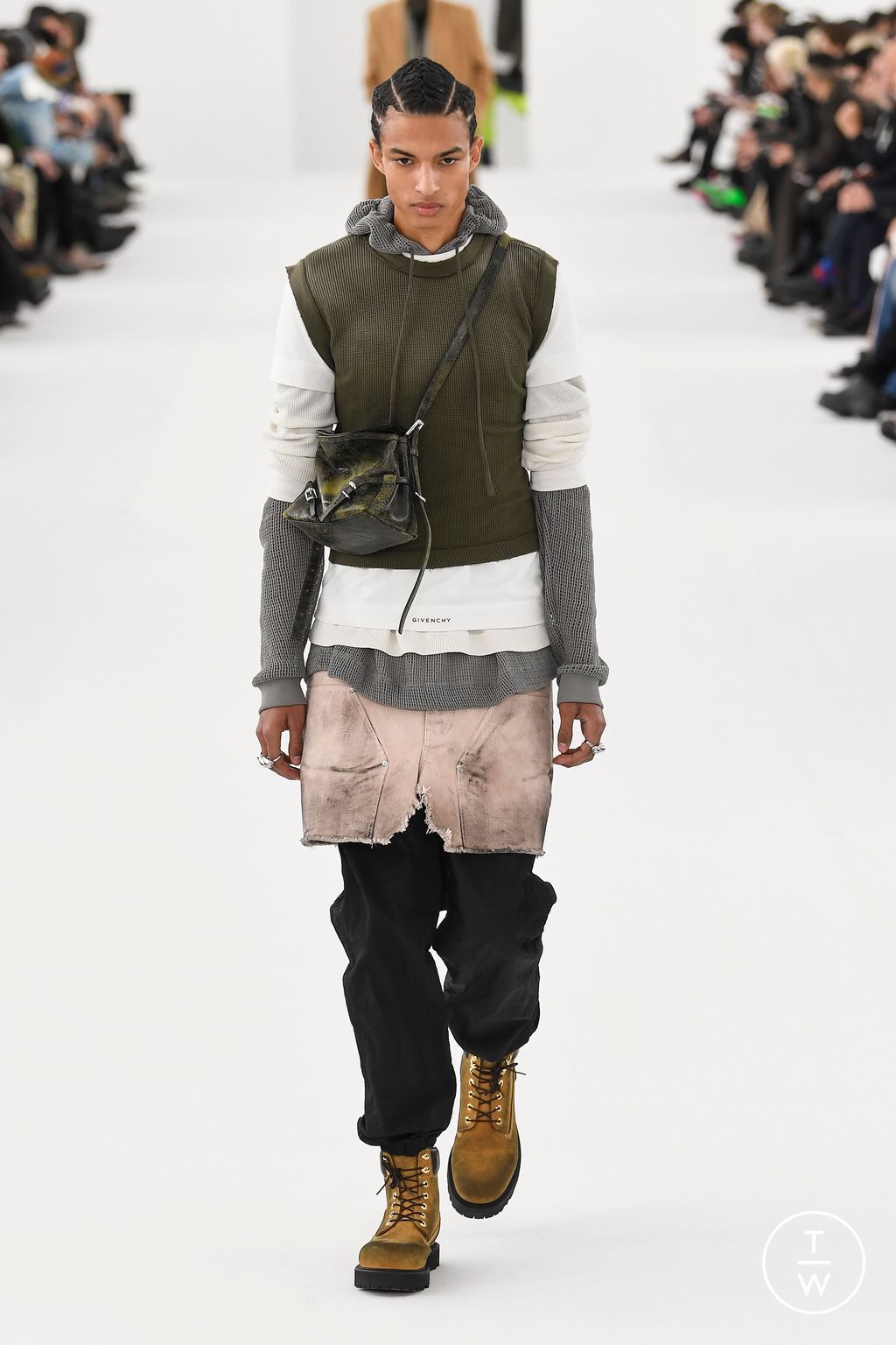 Fashion Week Paris Fall/Winter 2023 look 19 de la collection Givenchy menswear