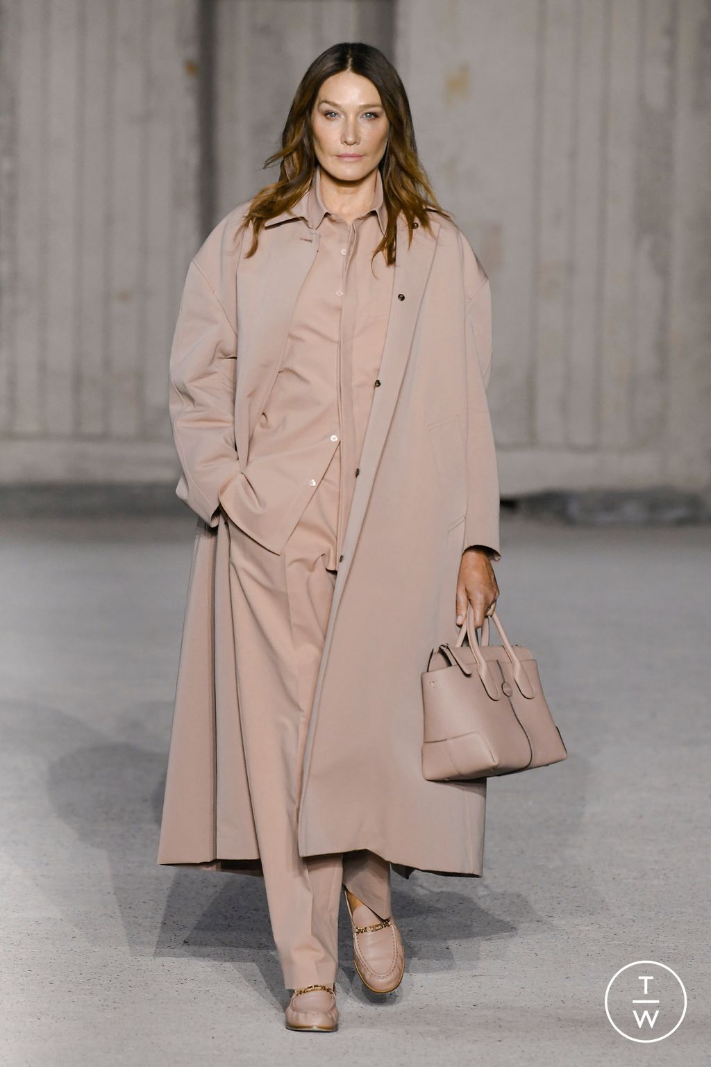 Fashion Week Milan Spring/Summer 2023 look 1 from the Tod's collection womenswear