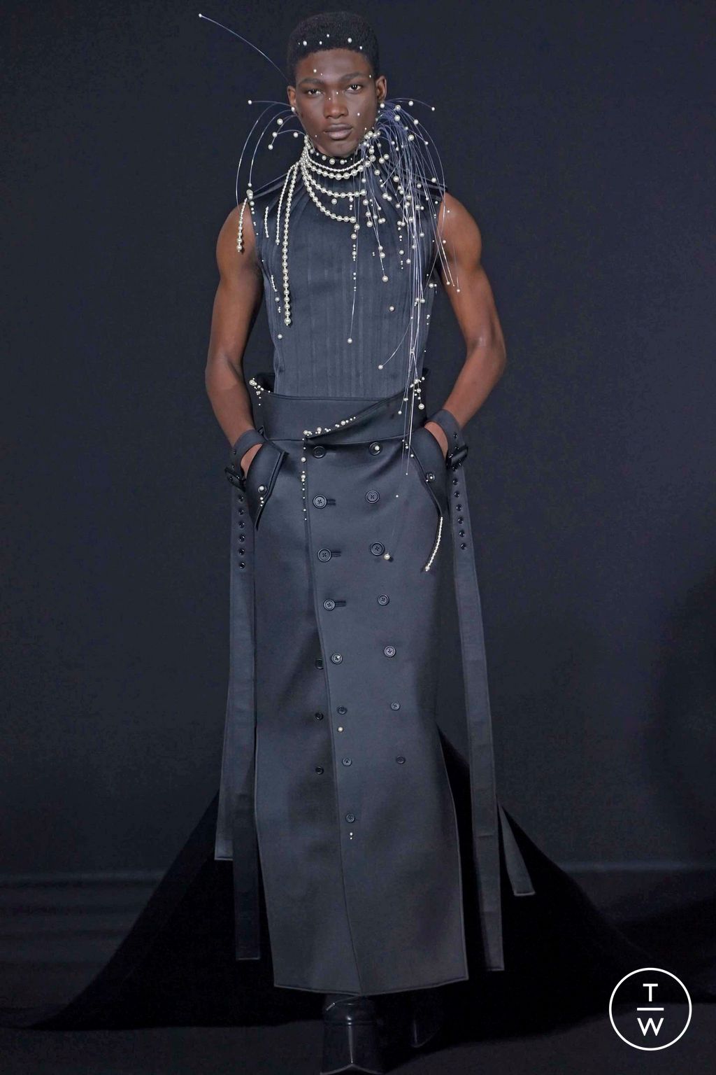 Fashion Week Paris Spring/Summer 2023 look 13 from the Robert Wun collection couture