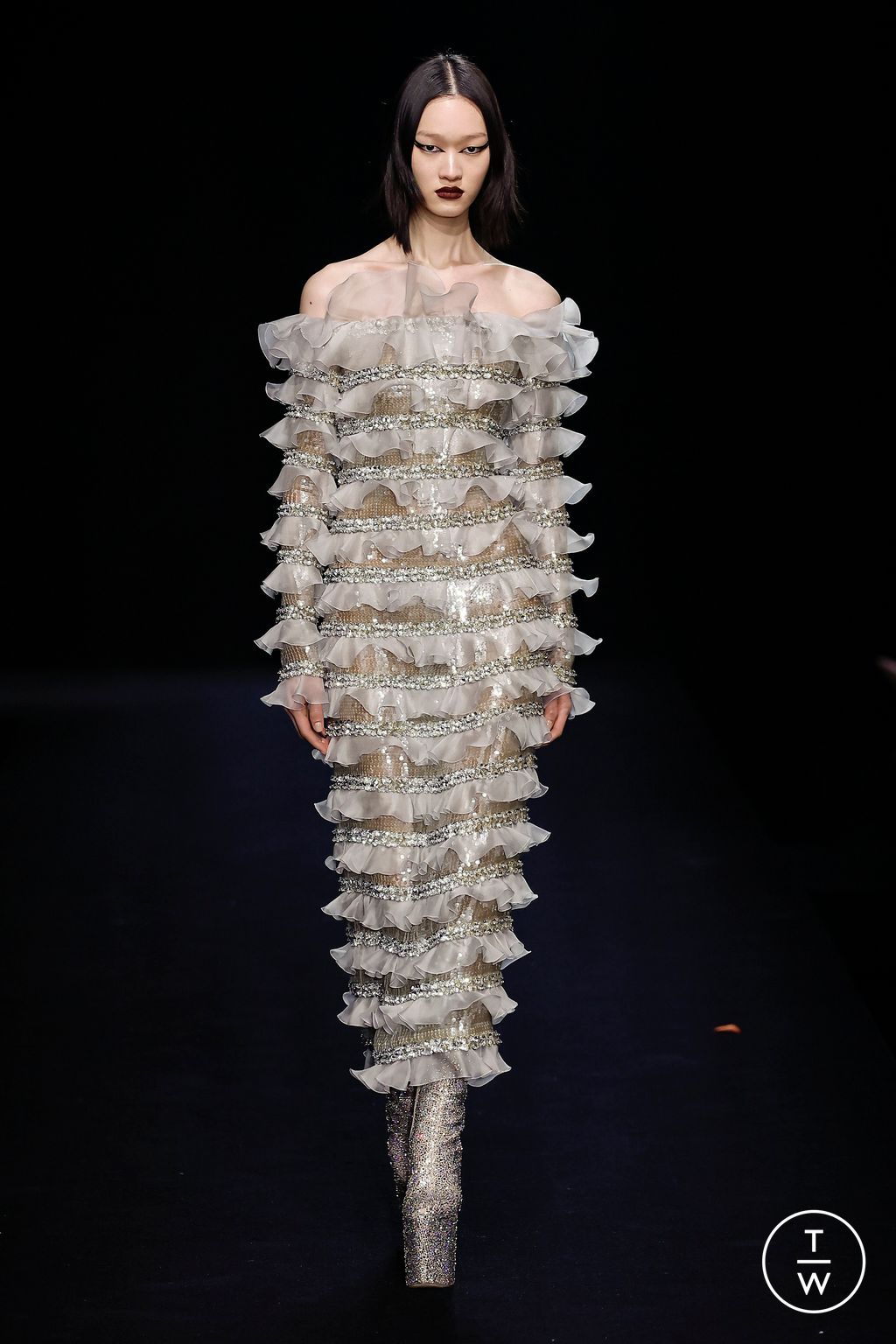 Fashion Week Paris Spring/Summer 2023 look 61 from the Valentino collection 高级定制