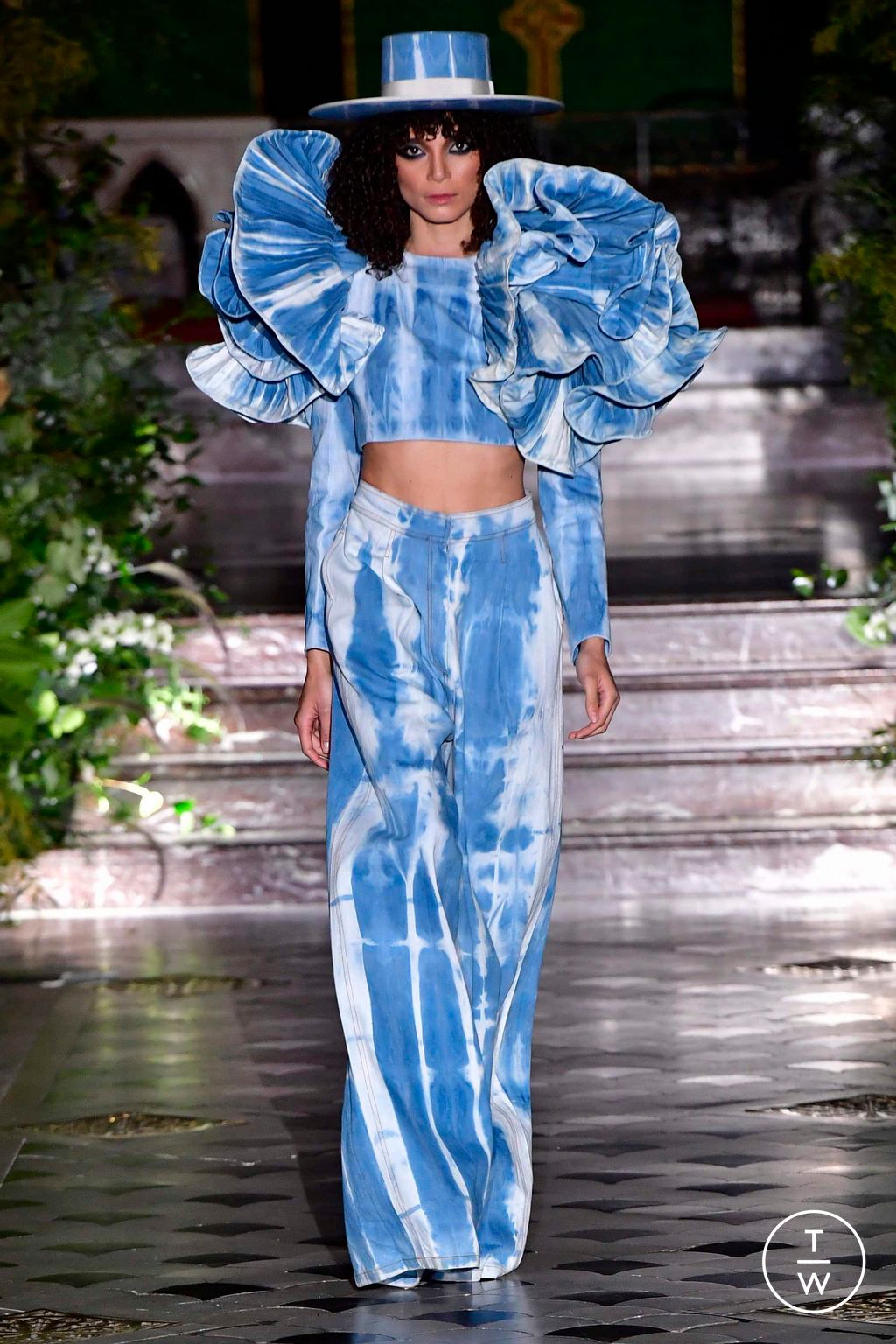 Fashion Week Paris Spring/Summer 2023 look 19 from the Juana Martin collection couture