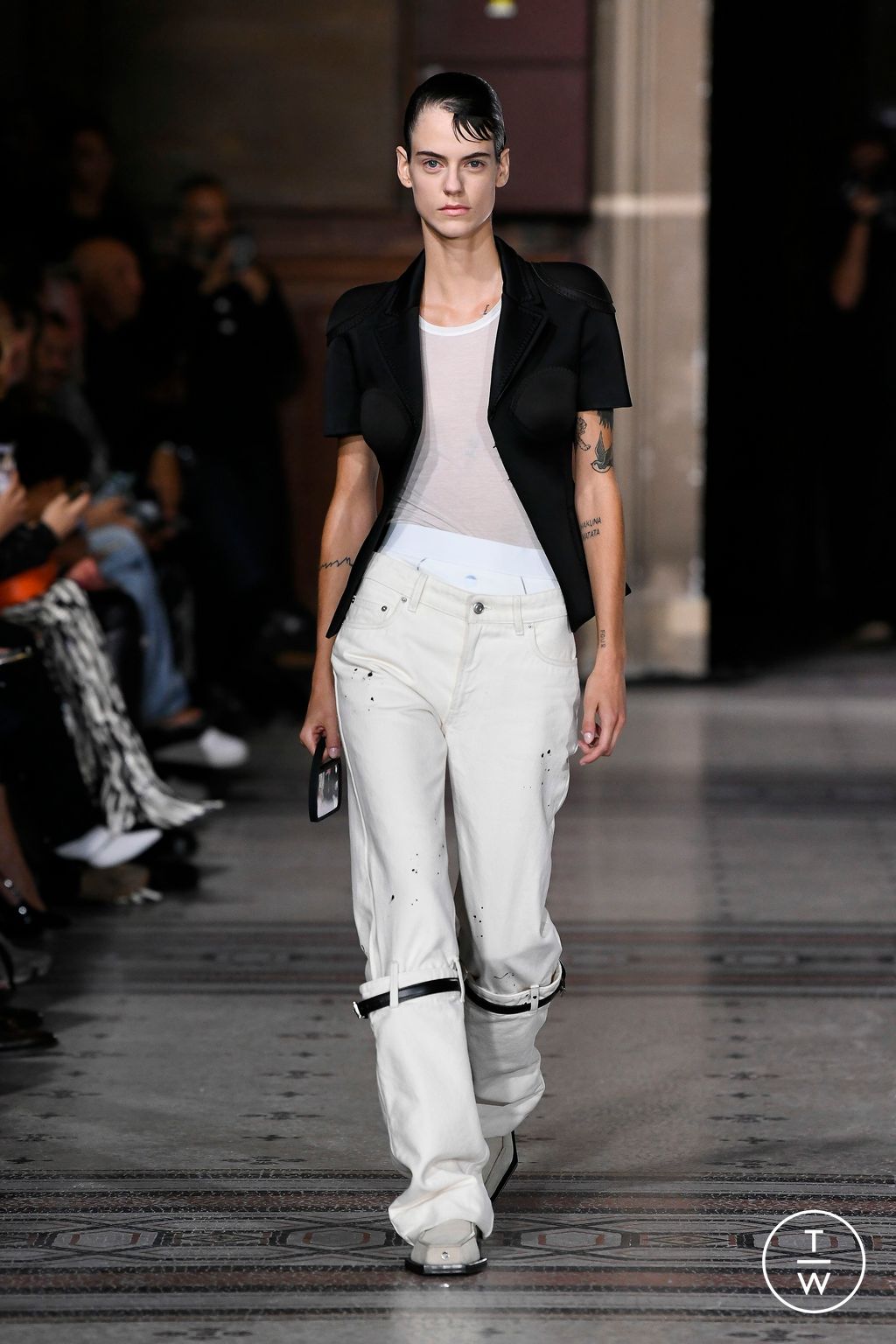 Fashion Week Paris Spring/Summer 2023 look 10 from the Coperni collection 女装