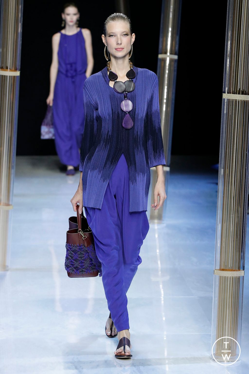 Fashion Week Milan Spring/Summer 2023 look 17 from the Giorgio Armani collection womenswear