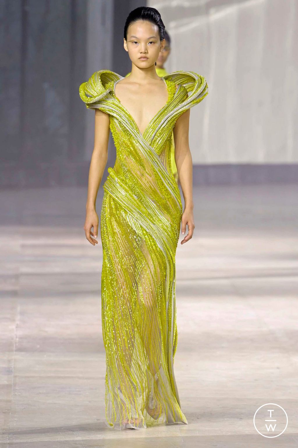 Fashion Week Paris Spring/Summer 2023 look 20 de la collection Gaurav Gupta couture