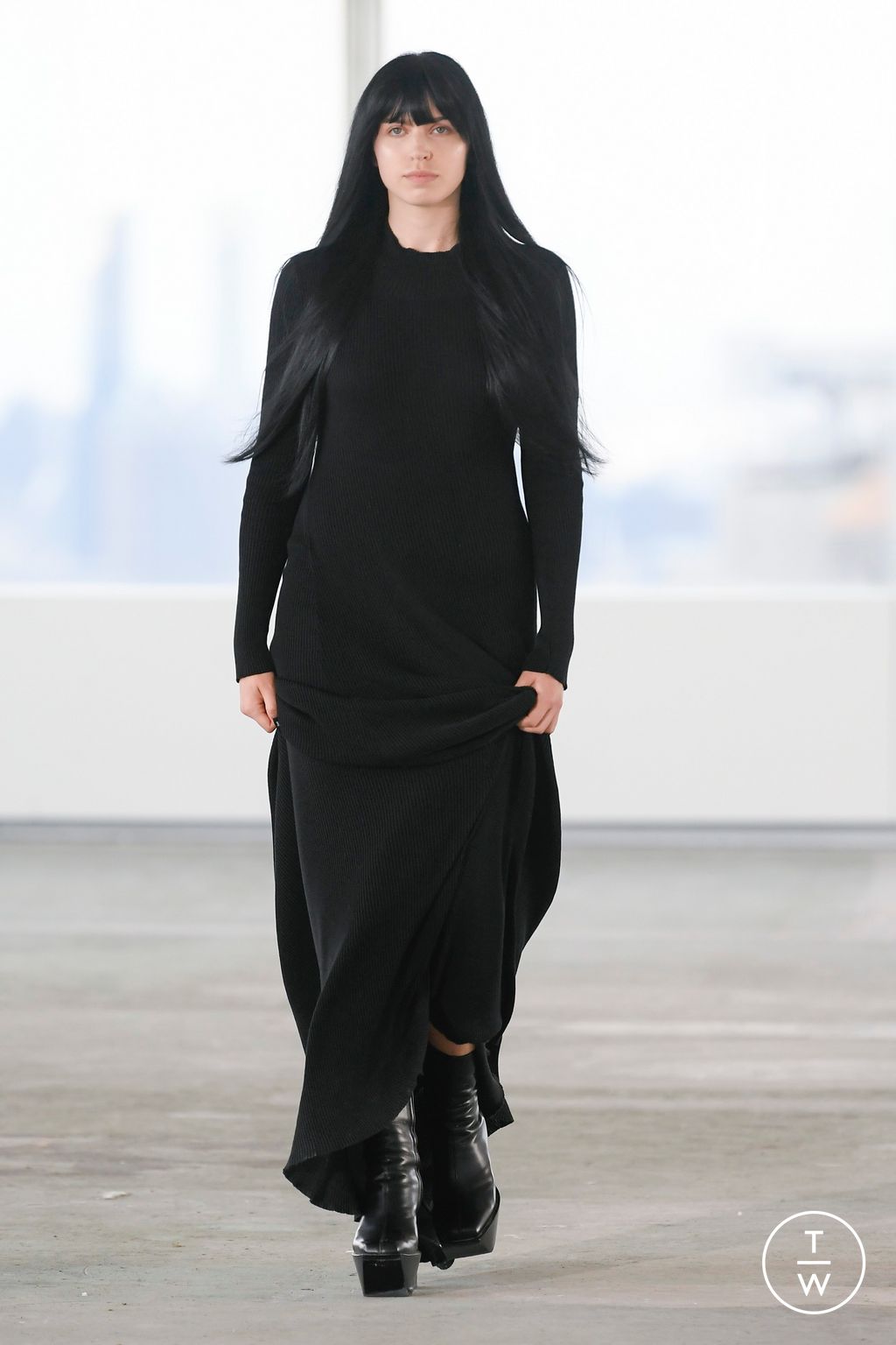 Fashion Week New York Spring/Summer 2023 look 28 from the Peter Do collection womenswear