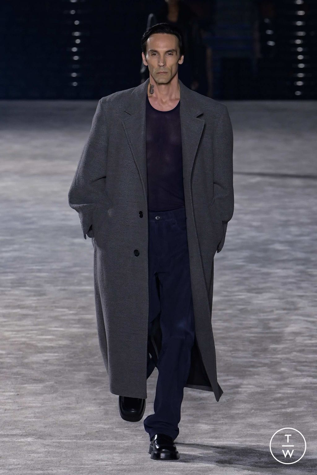 Fashion Week Paris Fall/Winter 2023 look 44 from the Ami collection 男装