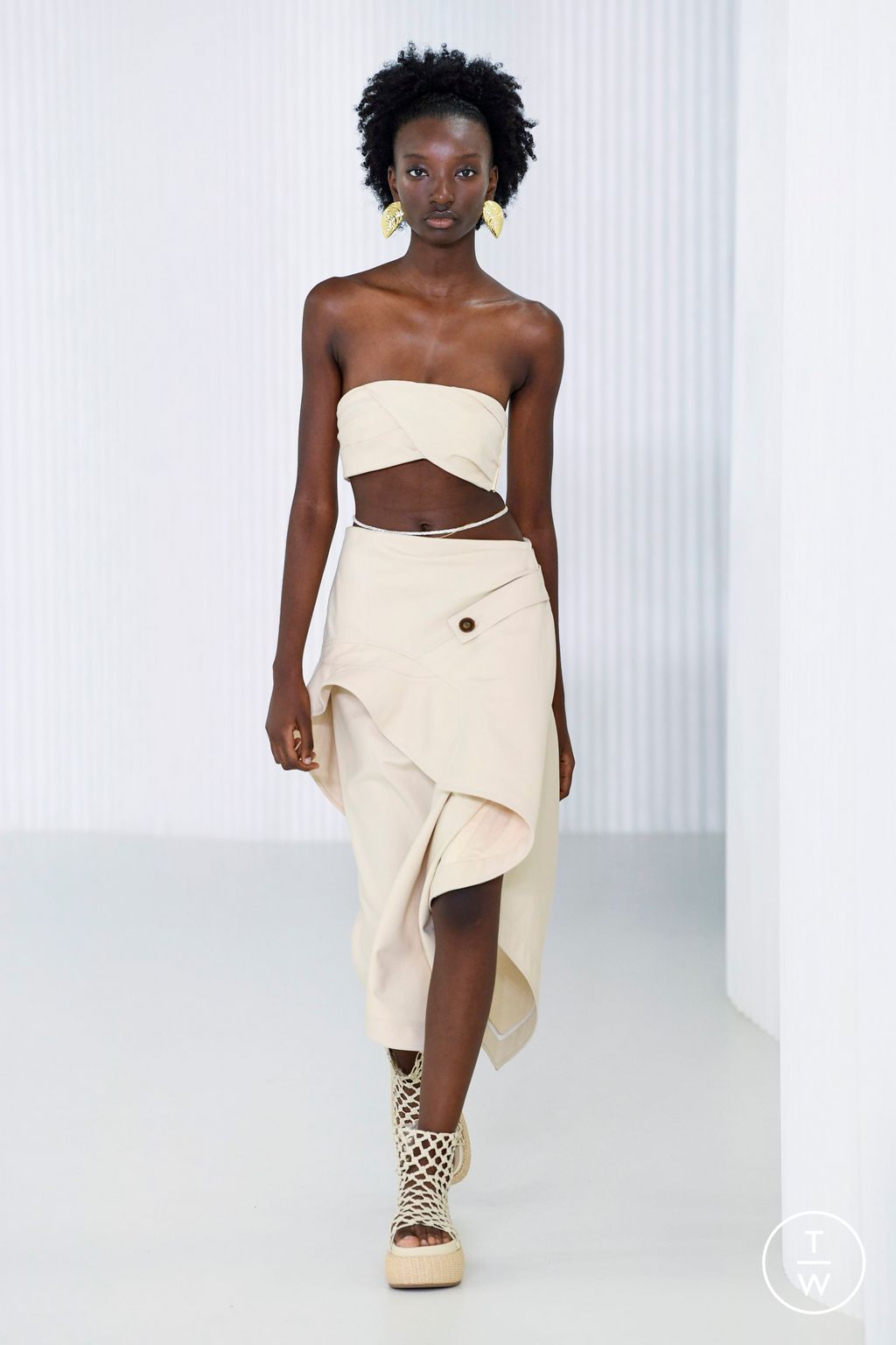 Fashion Week New York Spring/Summer 2023 look 13 de la collection Simkhai womenswear