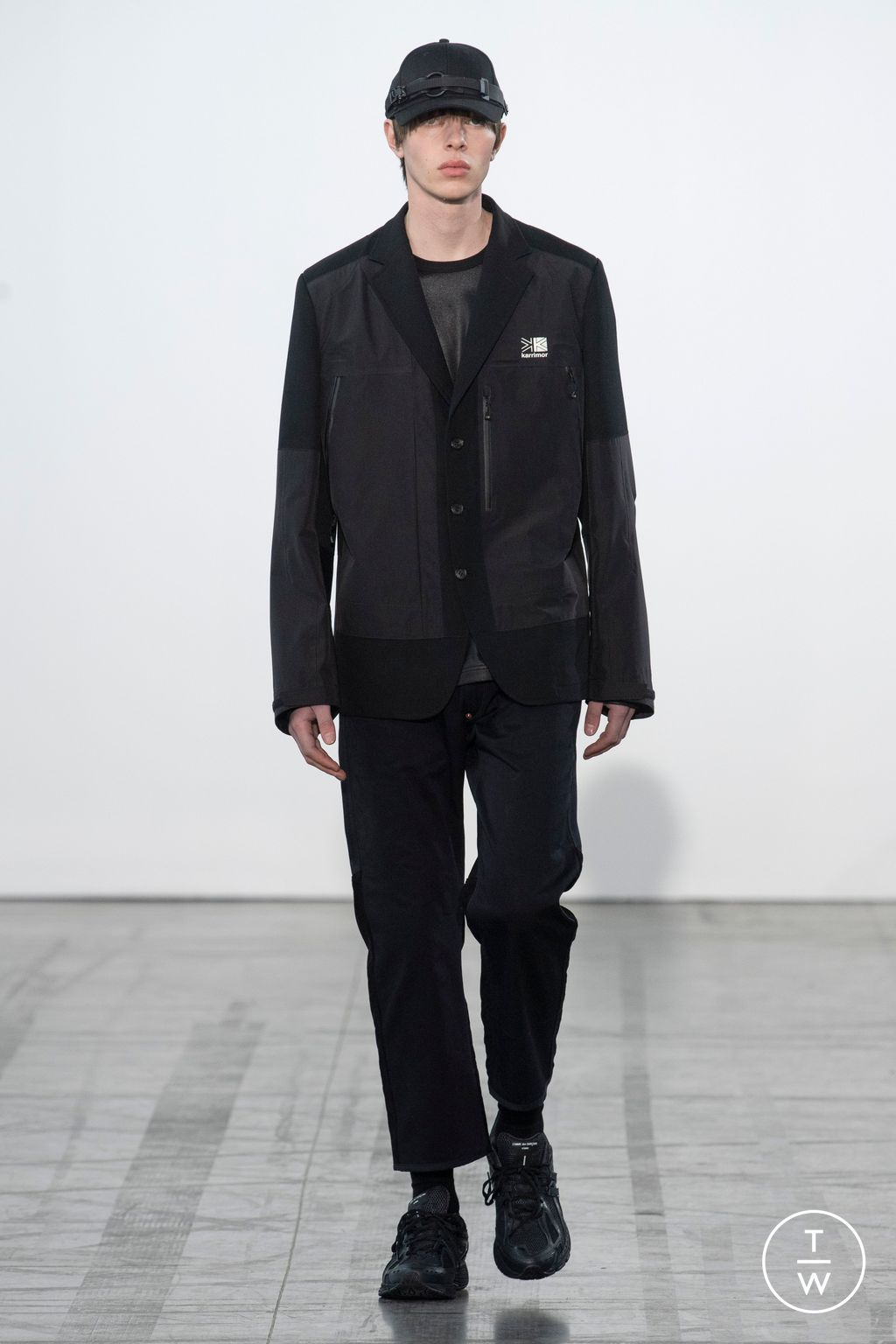 Fashion Week Paris Fall/Winter 2023 look 34 de la collection Junya Watanabe Man menswear