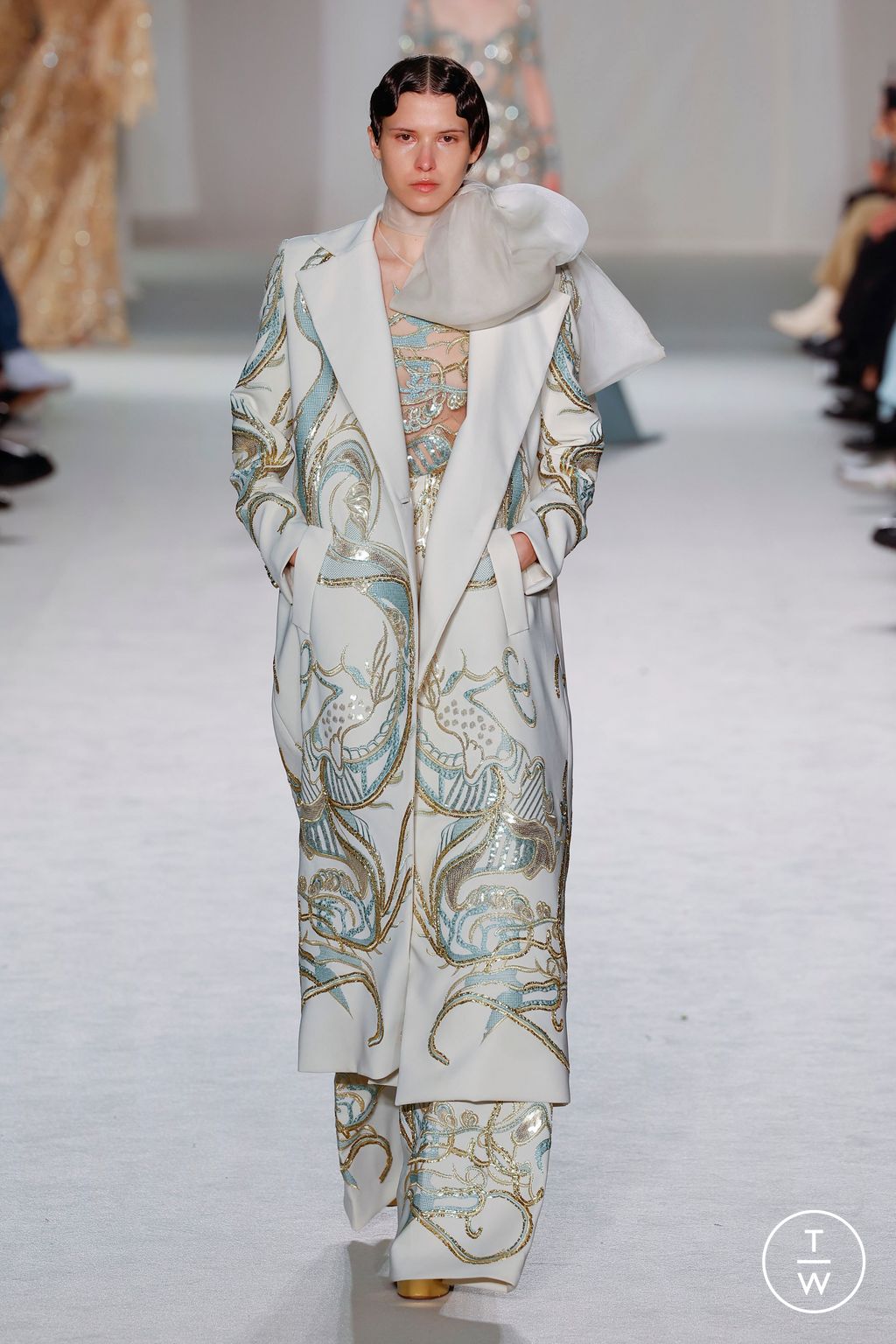Fashion Week Paris Spring/Summer 2023 look 10 from the Elie Saab collection 高级定制