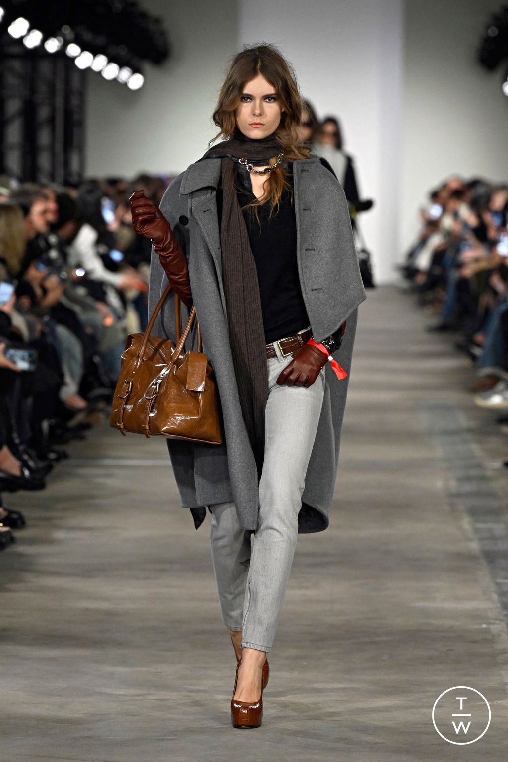 Fashion Week New York Fall/Winter 2026 look 10 from the 7 For All Mankind collection womenswear