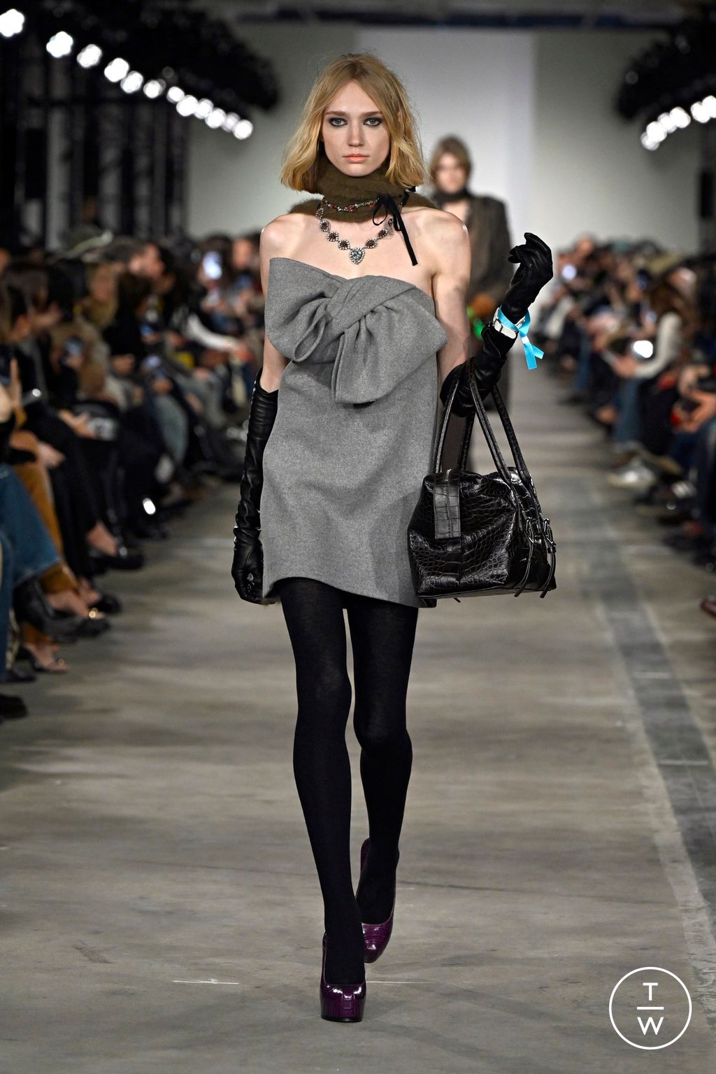 Fashion Week New York Fall/Winter 2026 look 18 from the 7 For All Mankind collection womenswear