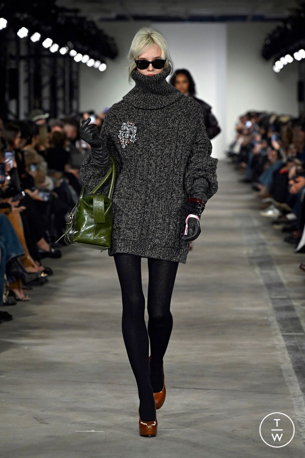 Fashion Week New York Fall/Winter 2026 look 24 from the 7 For All Mankind collection womenswear