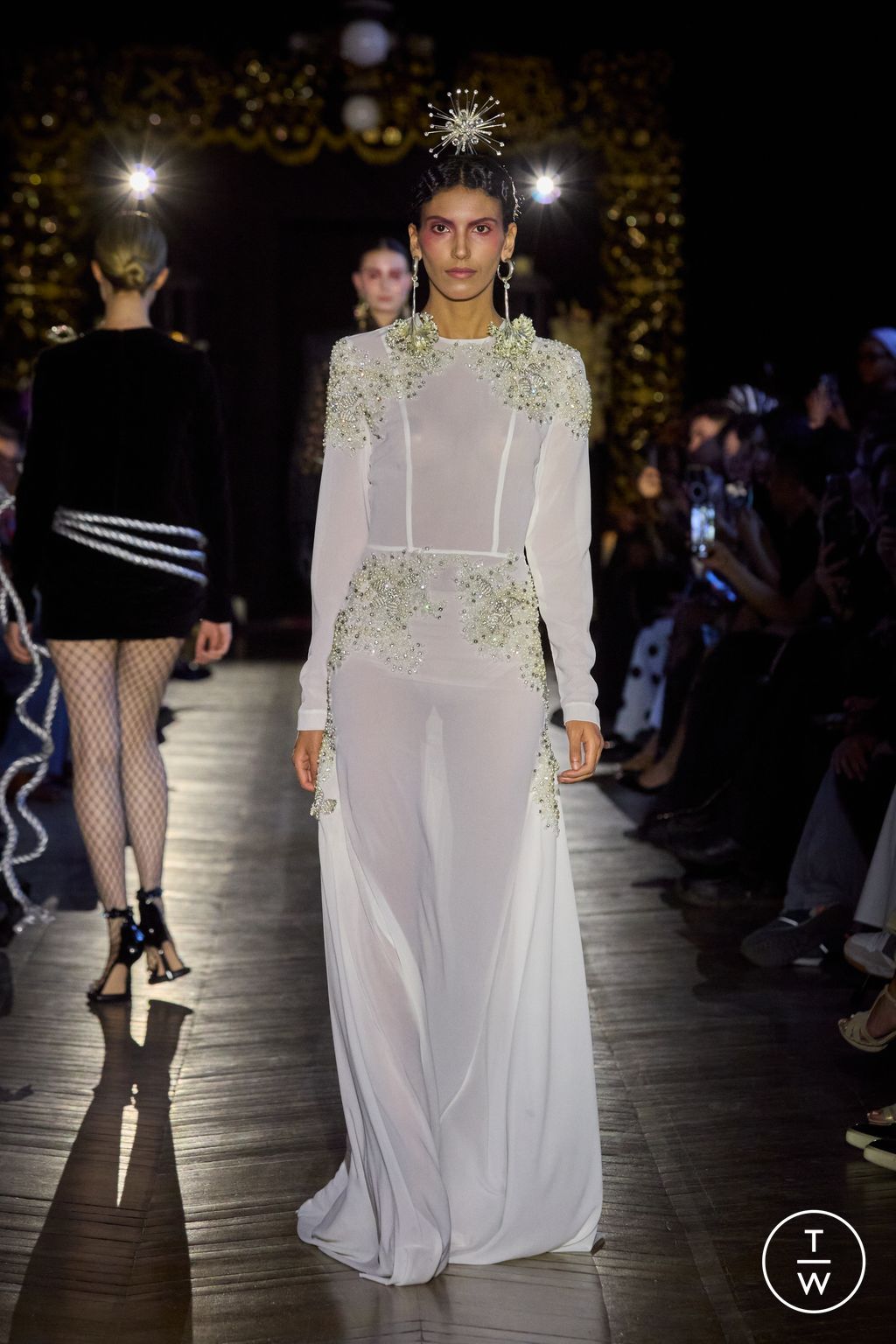 Fashion Week Paris Fall/Winter 2025 look 6 from the Juana Martin collection 高级定制