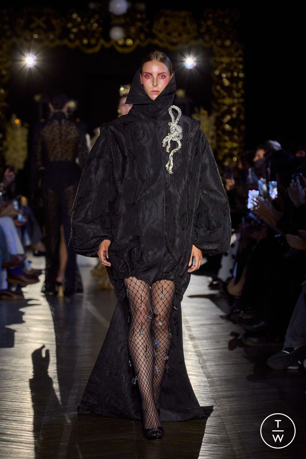 Fashion Week Paris Fall/Winter 2025 look 8 de la collection Juana Martin couture