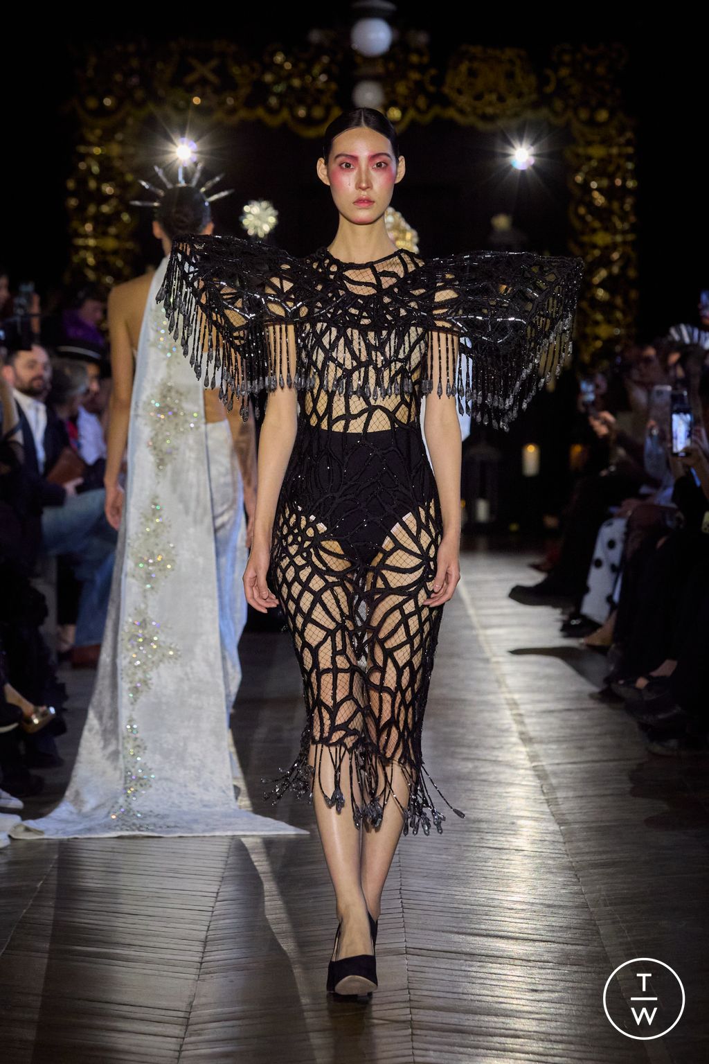 Fashion Week Paris Fall/Winter 2025 look 22 de la collection Juana Martin couture