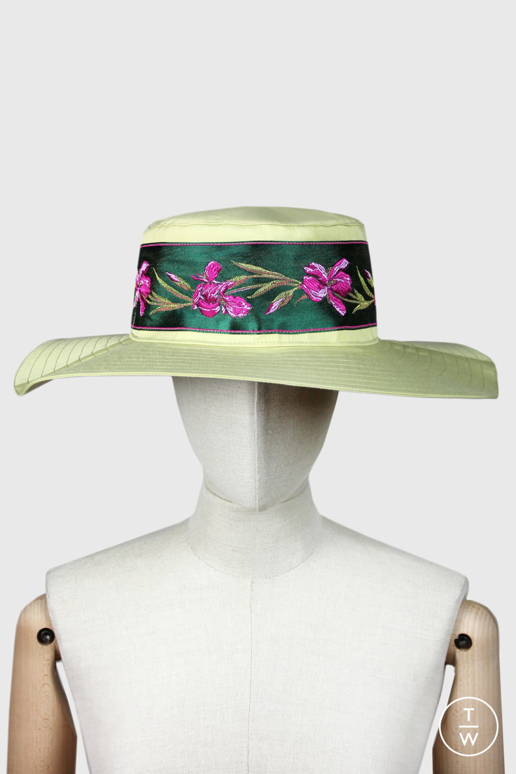 Fashion Week Paris Spring/Summer 2021 look 19 from the Victoria/tomas collection 女装配饰