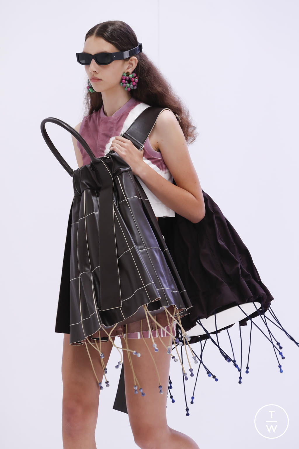 Fashion Week Milan Spring/Summer 2022 look 8 de la collection Sunnei womenswear accessories