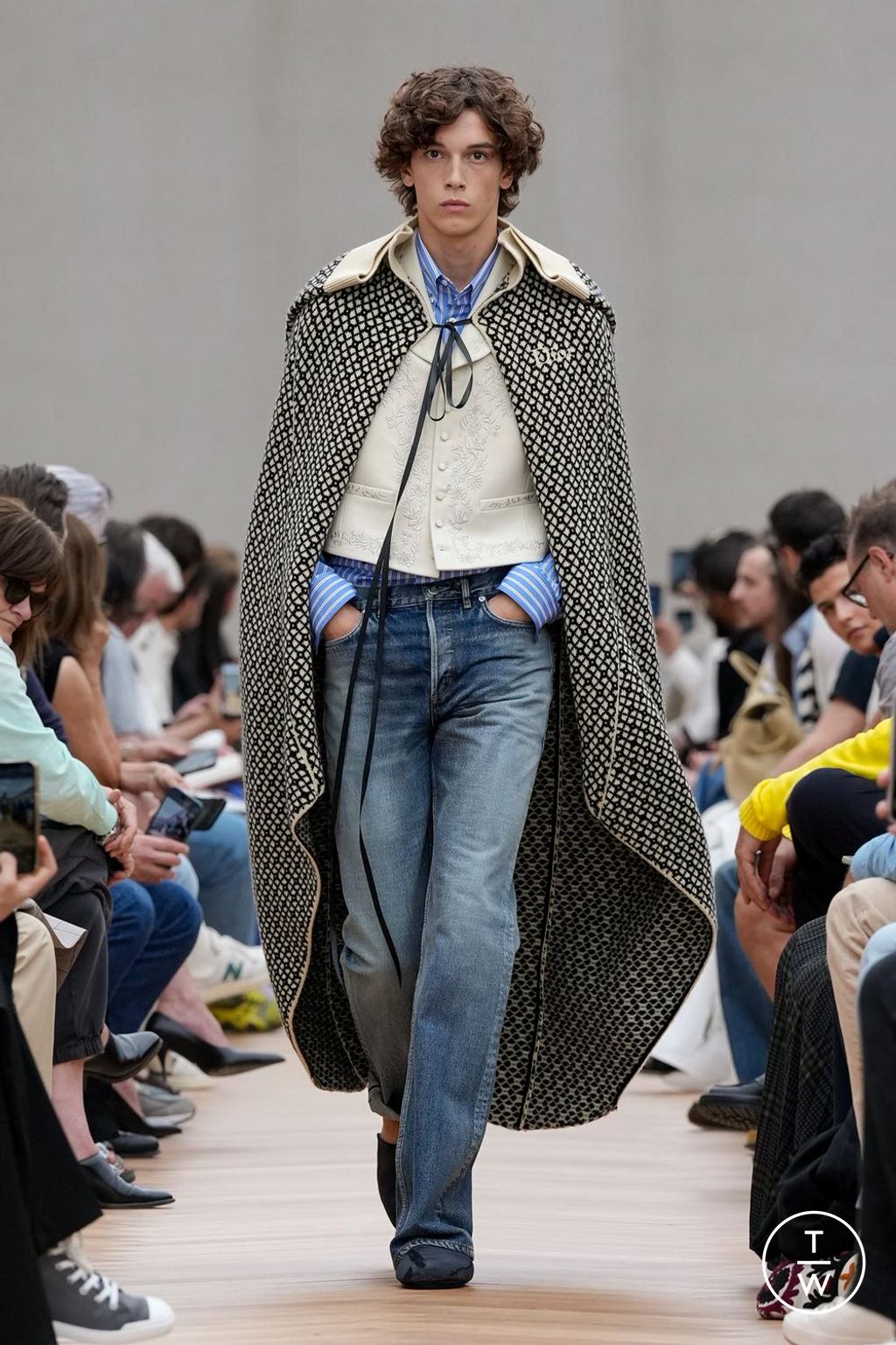 Fashion Week Paris Spring/Summer 2026 look 8 from the Dior Homme collection menswear