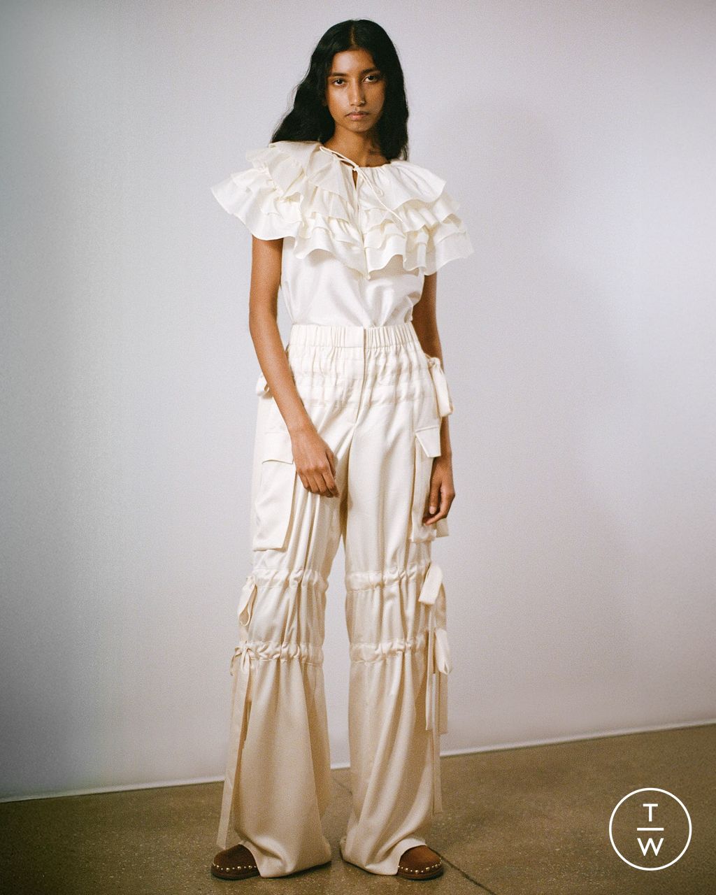 Fashion Week New York Pre-Fall 2026 look 8 from the AKNVAS collection womenswear
