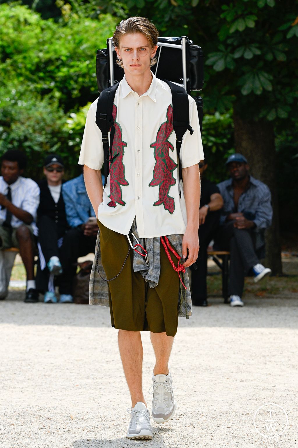 Fashion Week Paris Spring/Summer 2026 look 8 de la collection White Mountaineering menswear