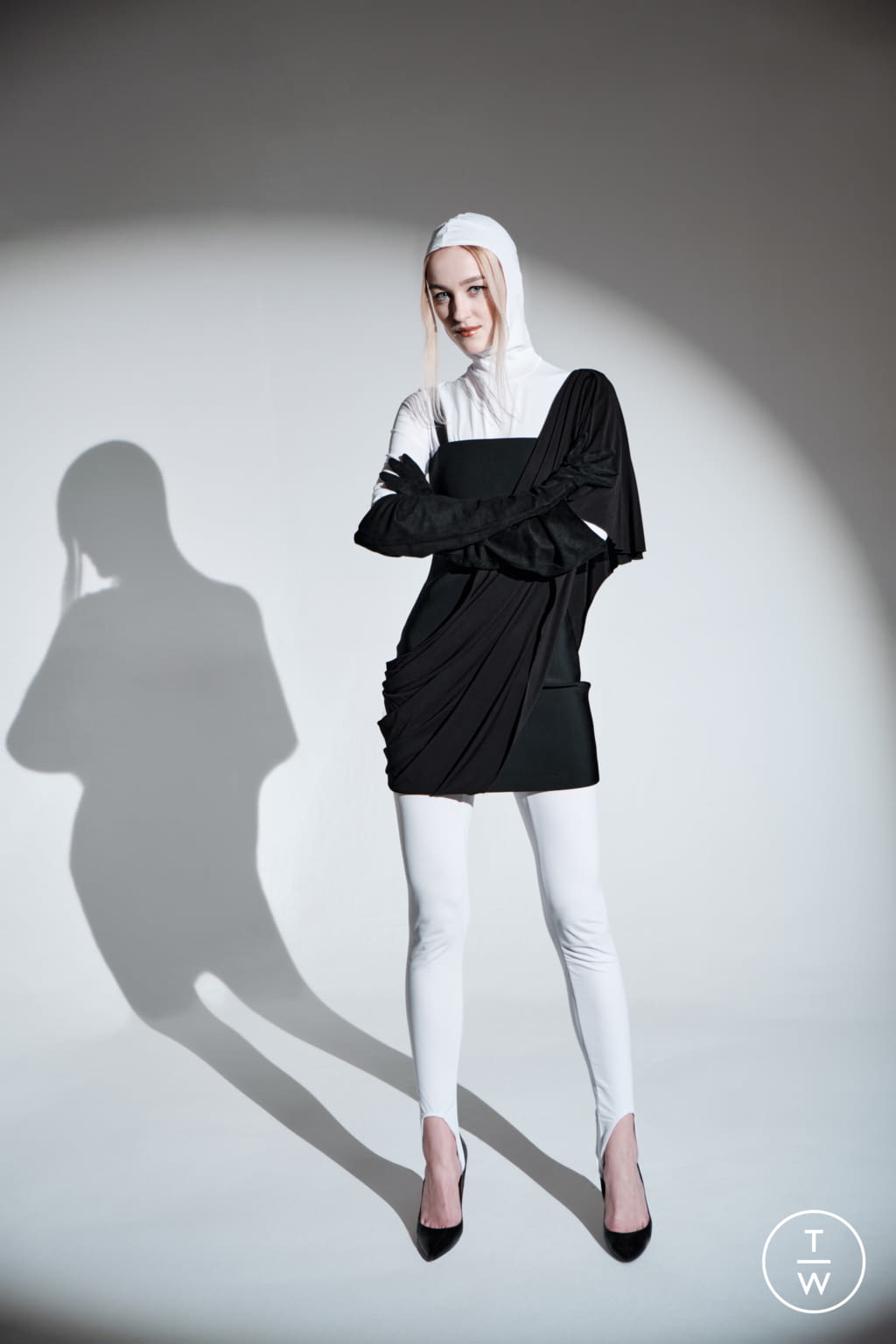 Fashion Week Paris Fall/Winter 2021 look 8 from the Valentin Yudashkin collection womenswear