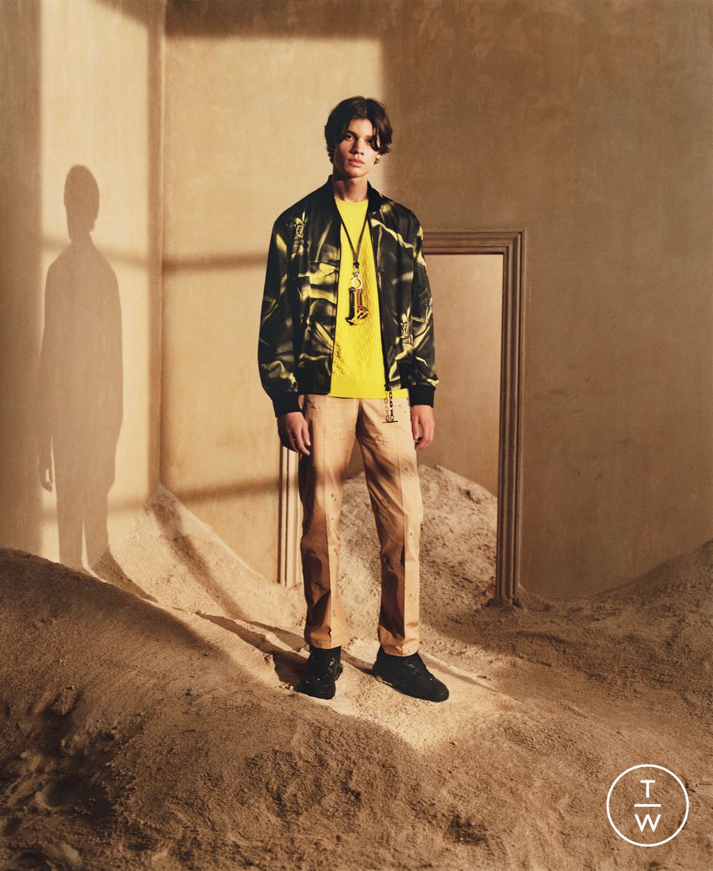 Fashion Week Paris Pre-Fall 2023 look 9 from the Louis Vuitton collection menswear