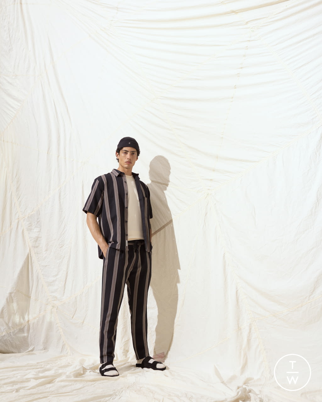 Fashion Week Paris Spring/Summer 2022 look 29 from the Closed collection menswear