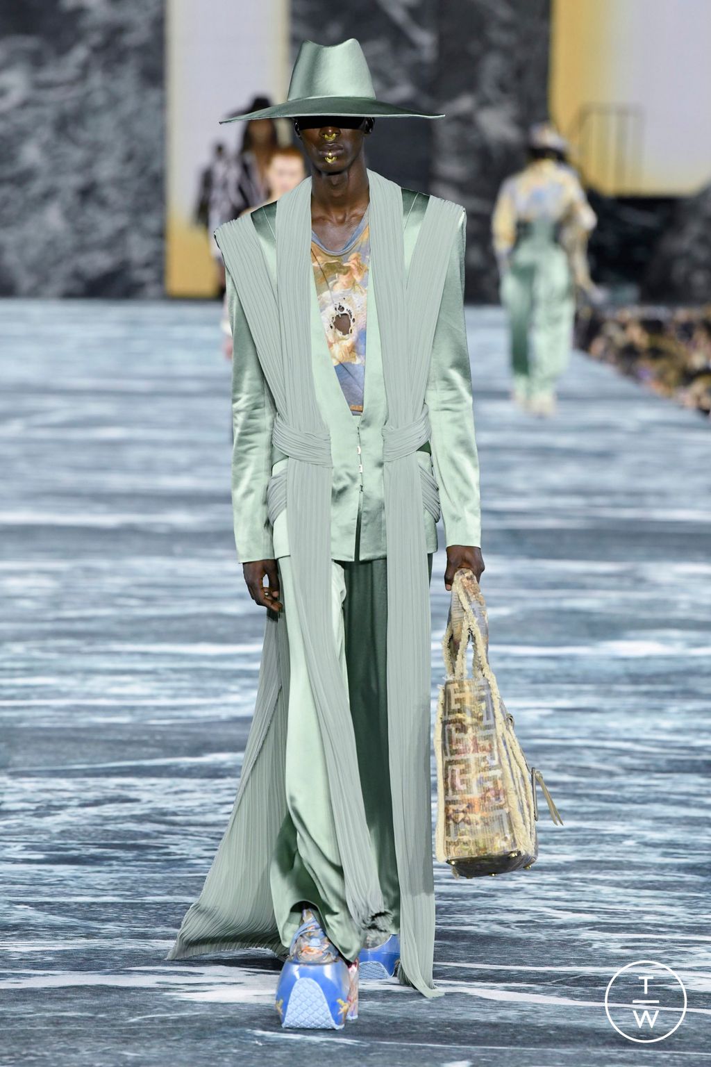 Fashion Week Paris Spring/Summer 2023 look 18 from the Balmain collection 女装
