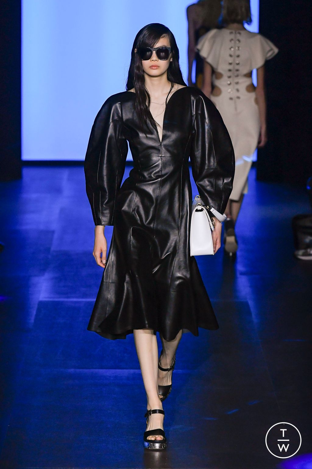 Fashion Week Paris Spring/Summer 2023 look 14 from the Chloé collection womenswear